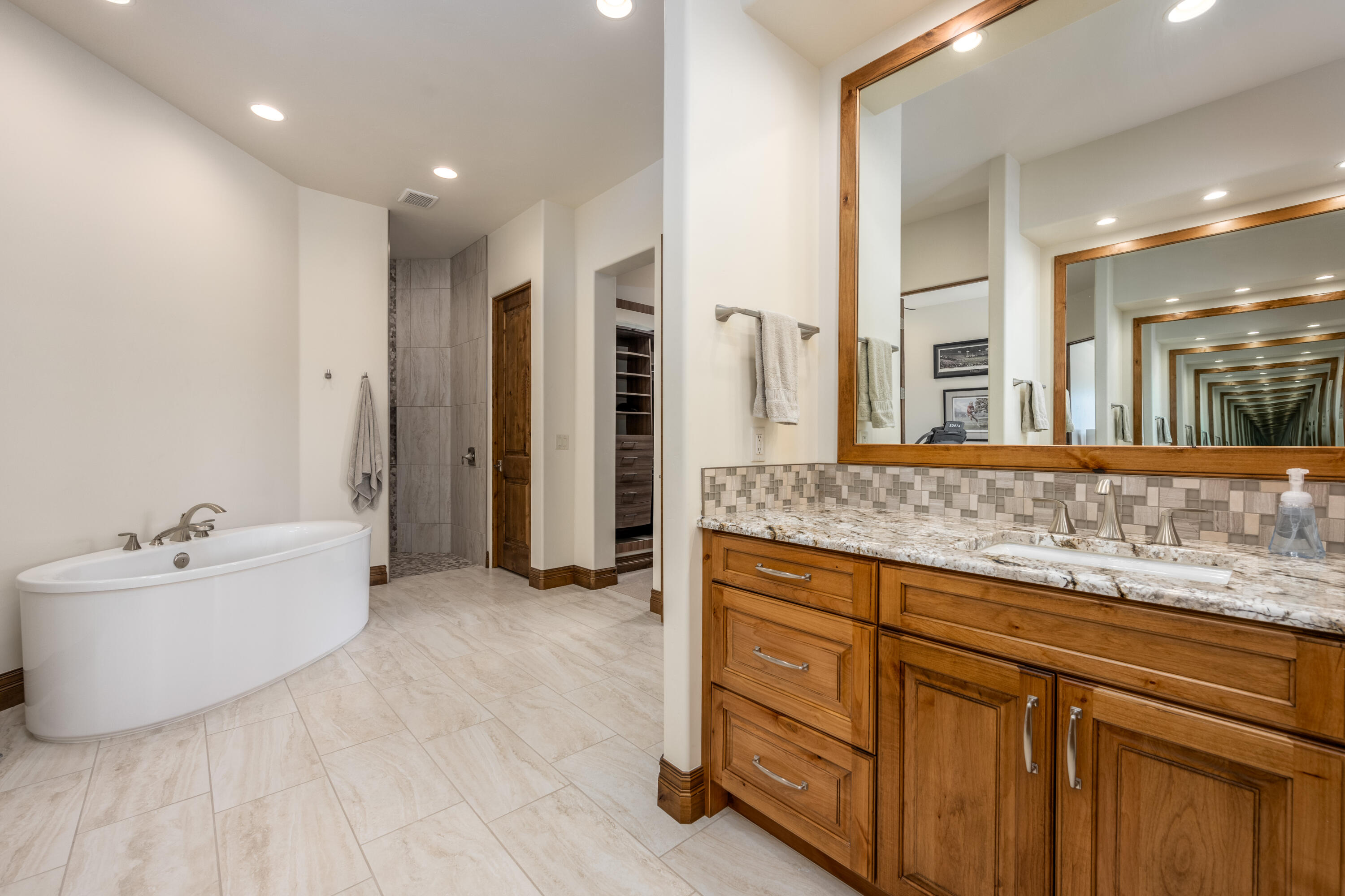 1853 E Jade DR