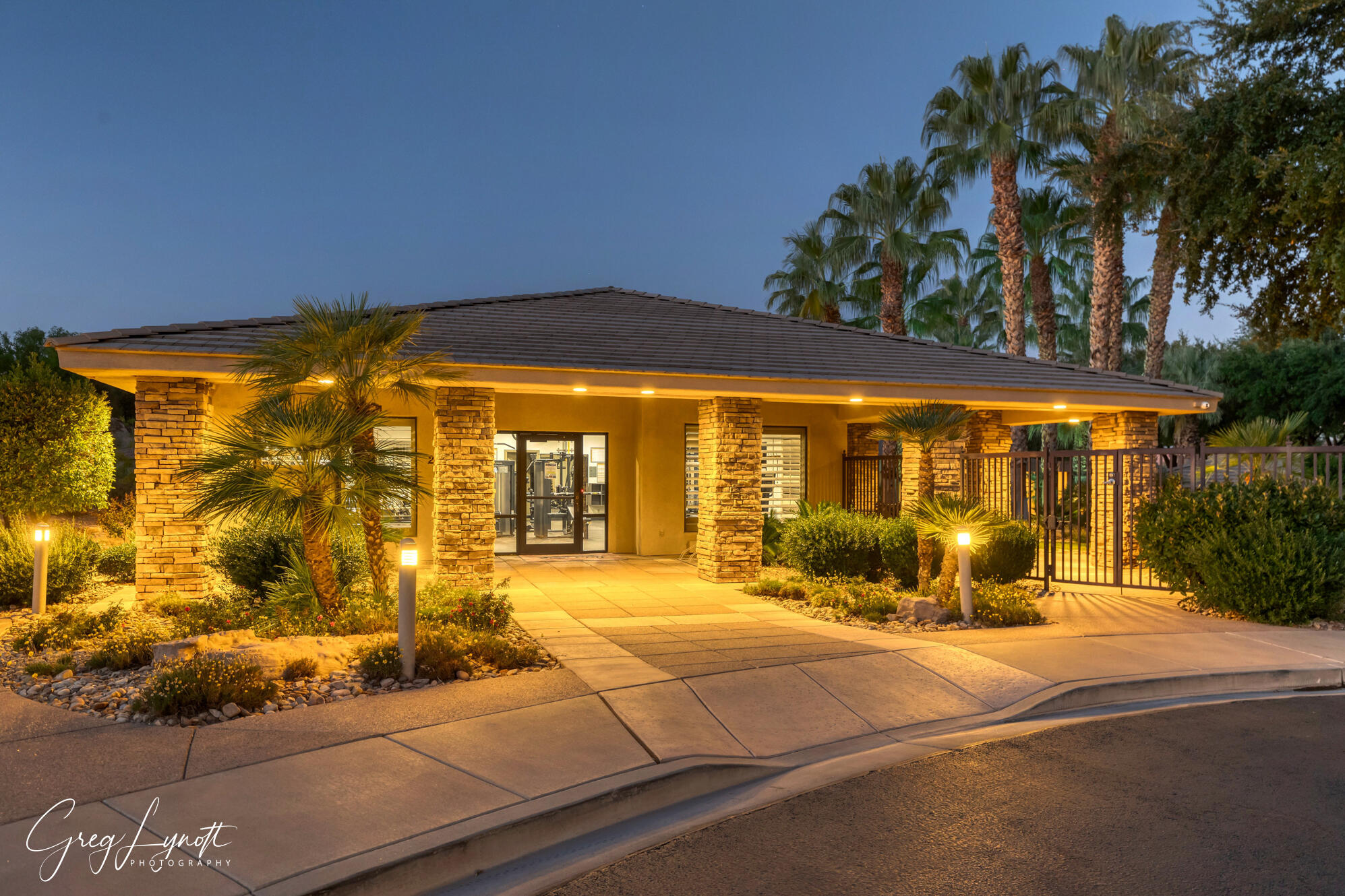 1853 E Jade DR