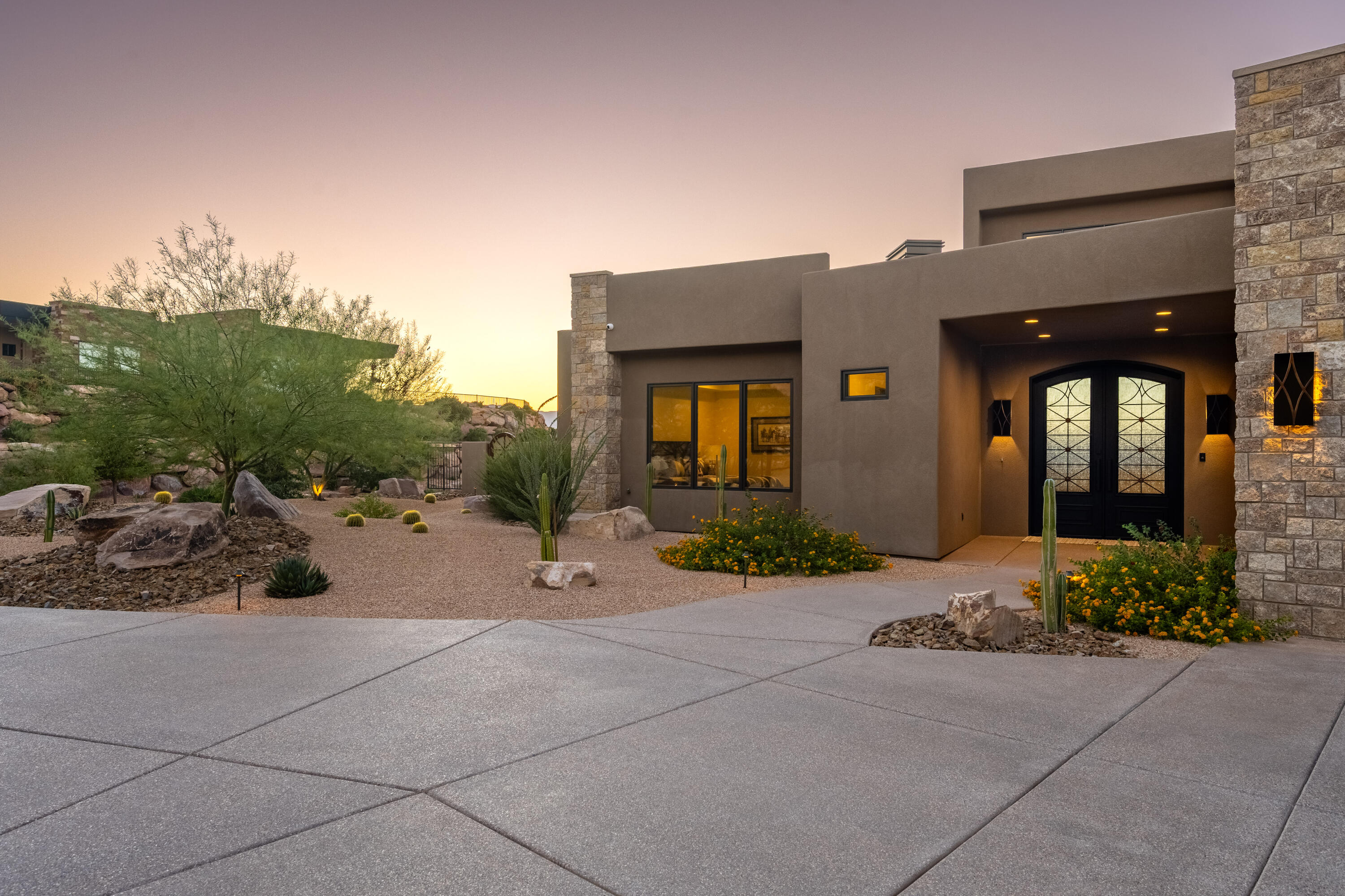 1853 E Jade DR
