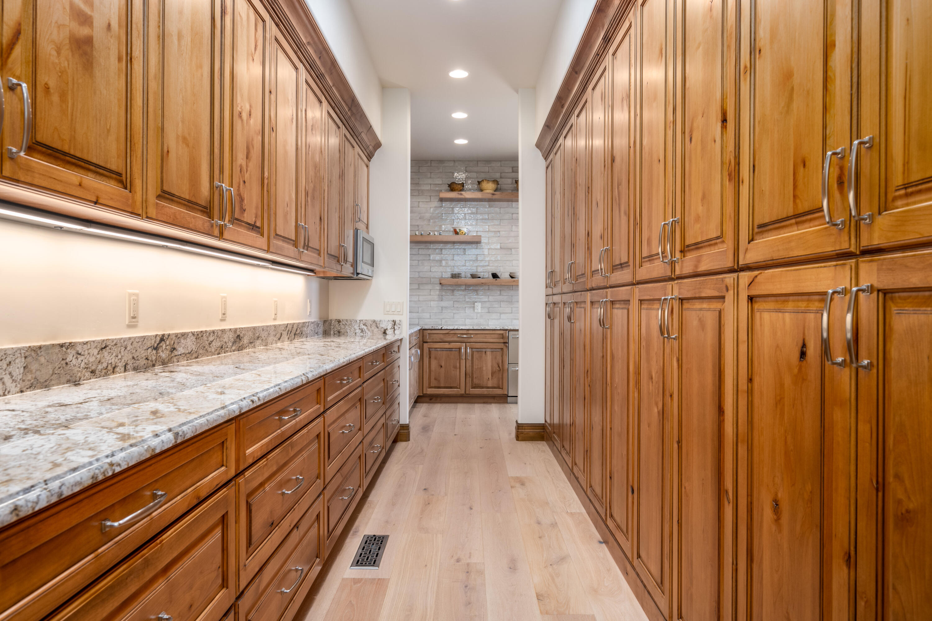 1853 E Jade DR