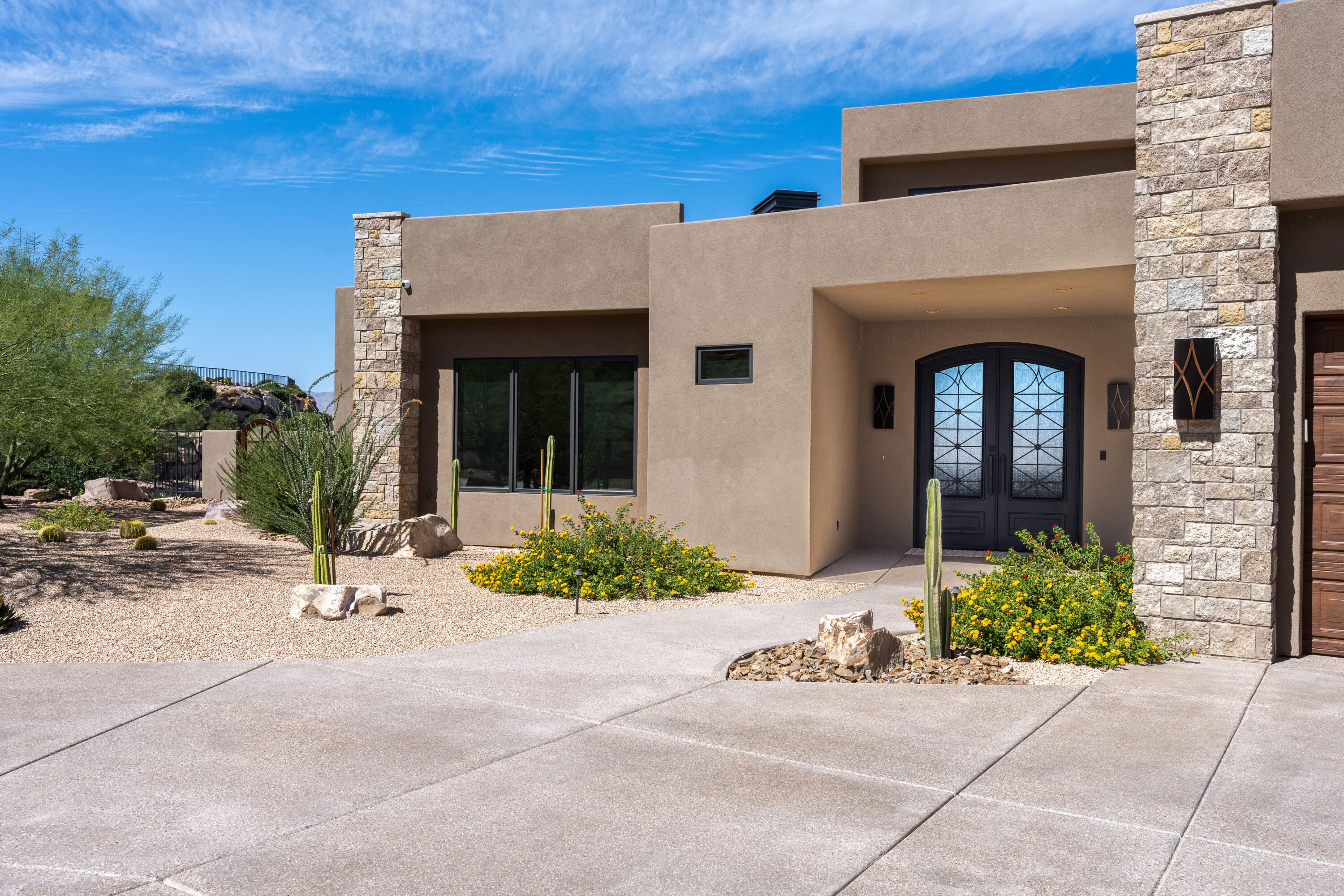 1853 E Jade DR