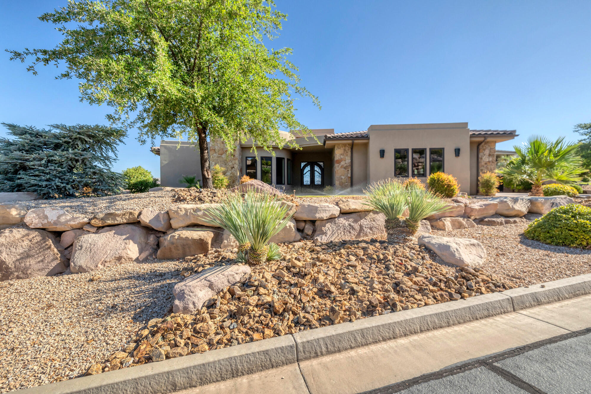 2513 E SANDATLAS CIR