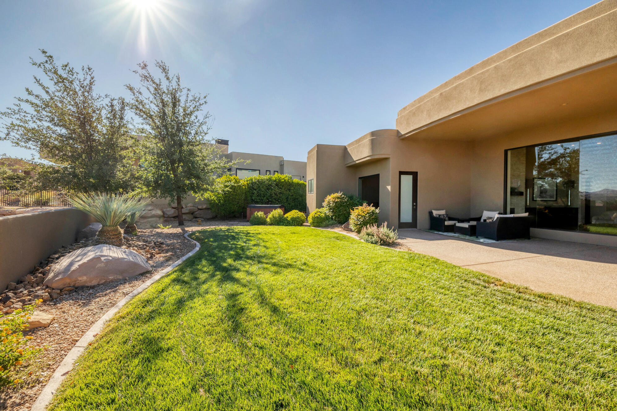 2513 E SANDATLAS CIR