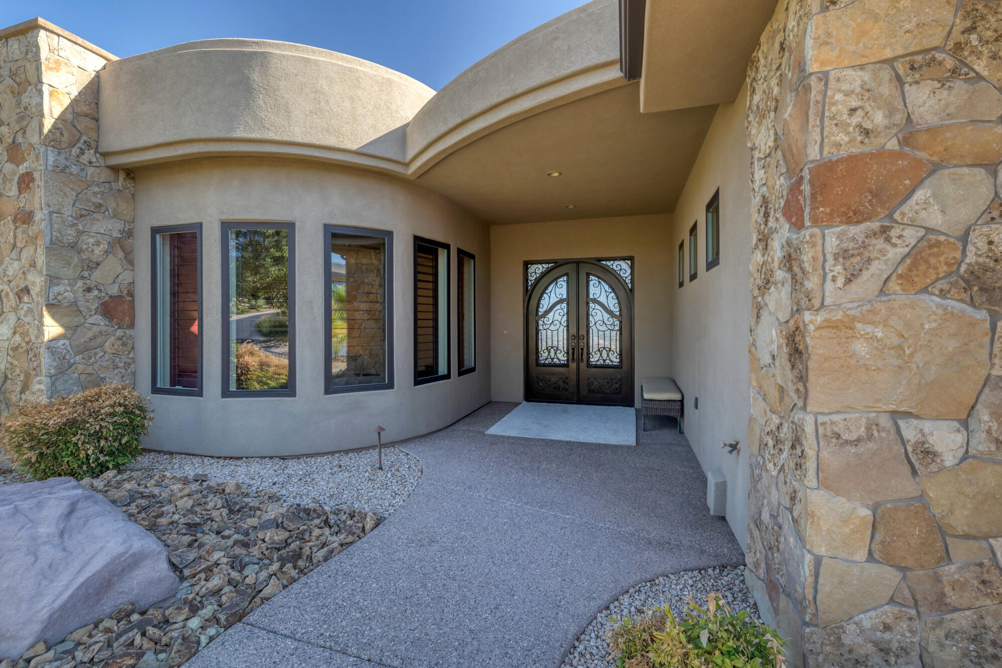 2513 E SANDATLAS CIR