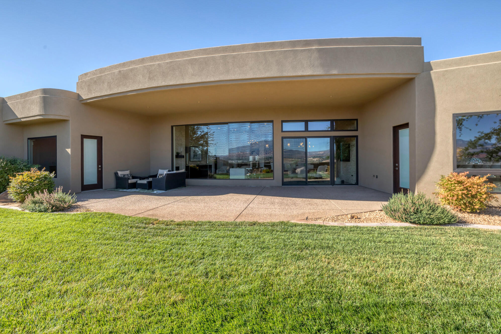 2513 E SANDATLAS CIR