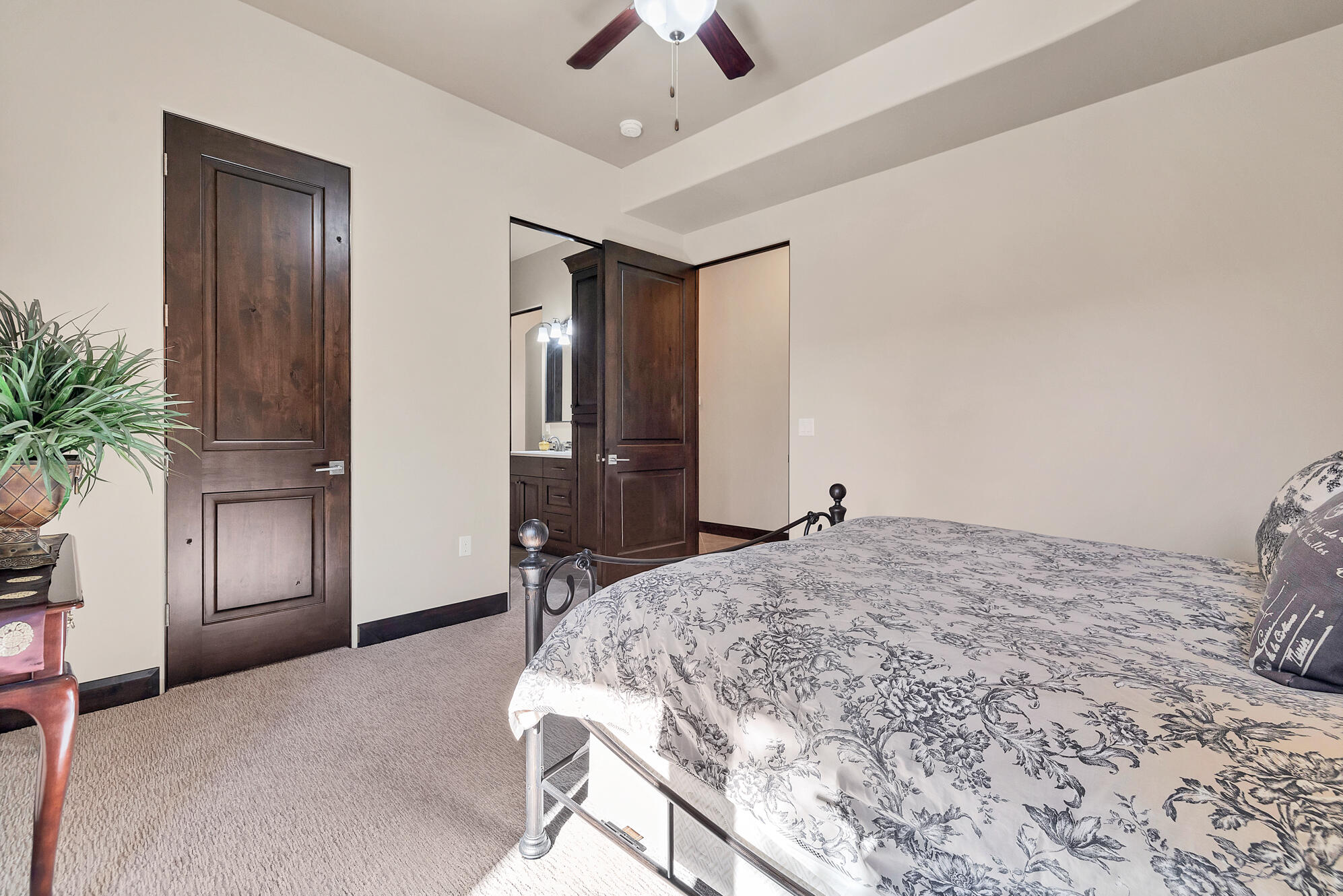 2513 E SANDATLAS CIR