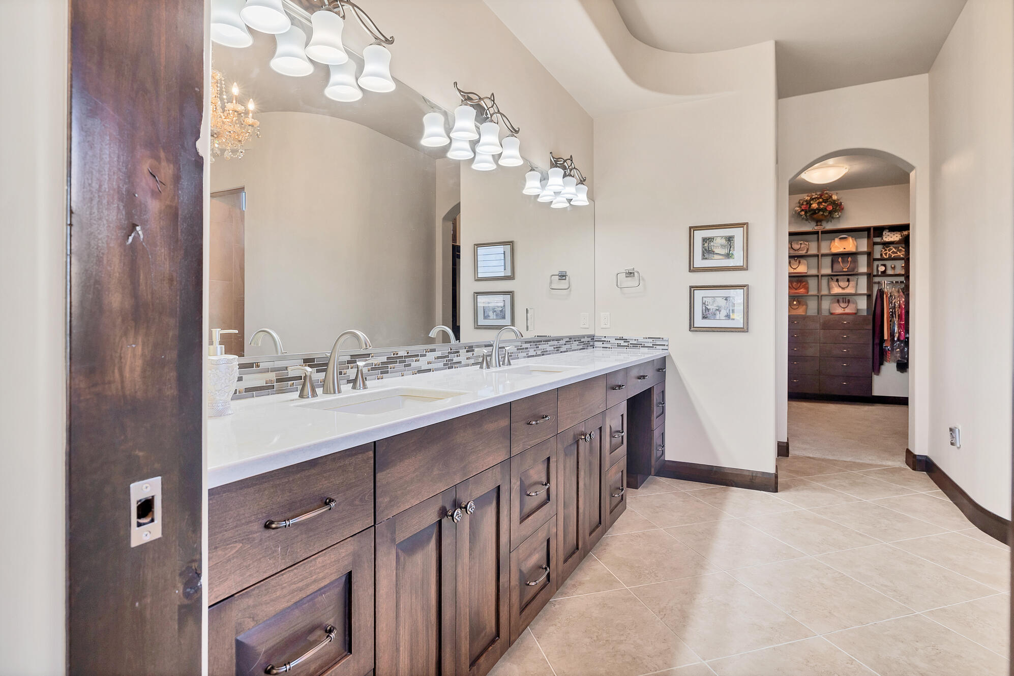 2513 E SANDATLAS CIR