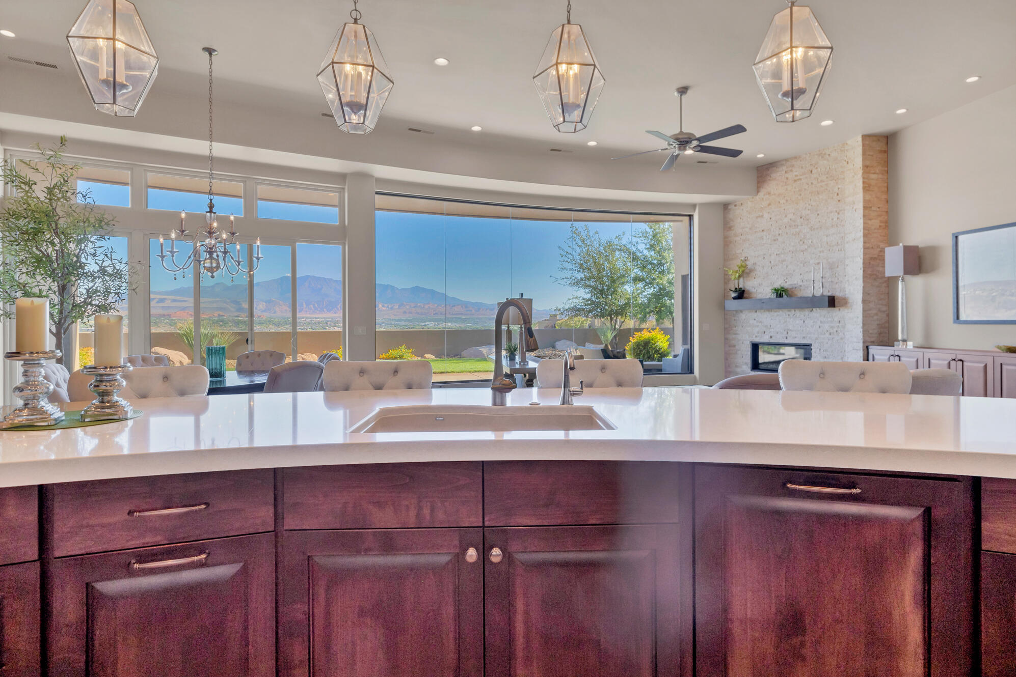 2513 E SANDATLAS CIR