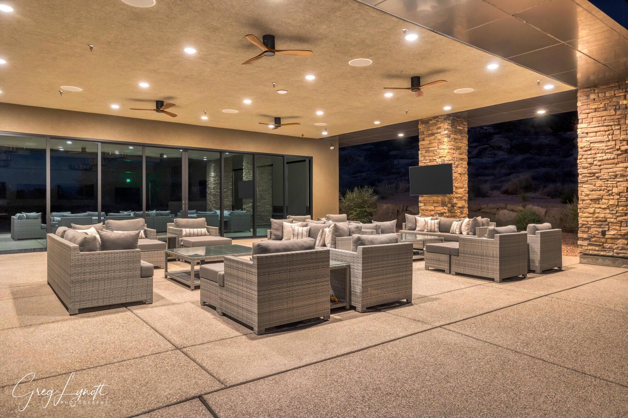 2513 E SANDATLAS CIR