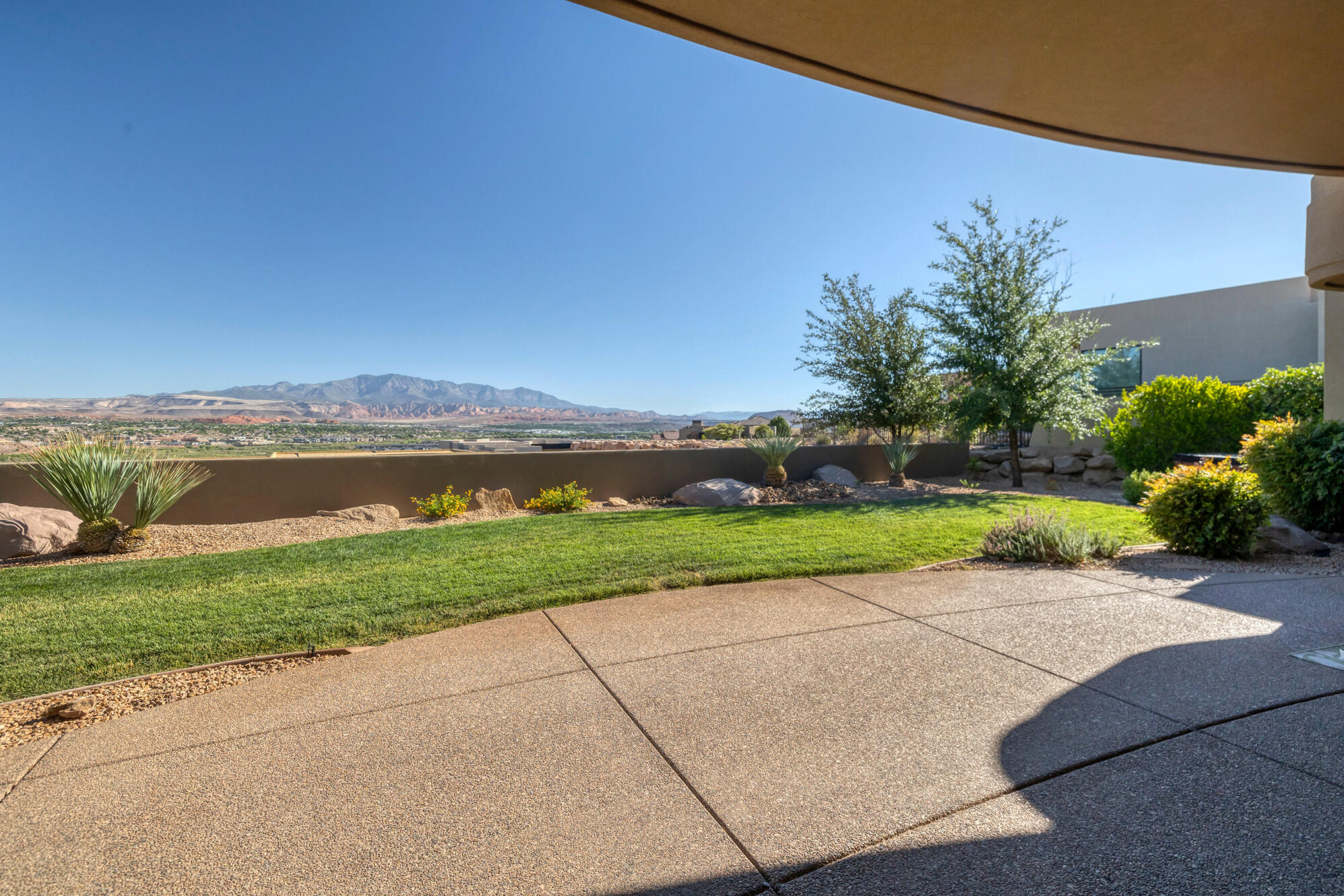 2513 E SANDATLAS CIR