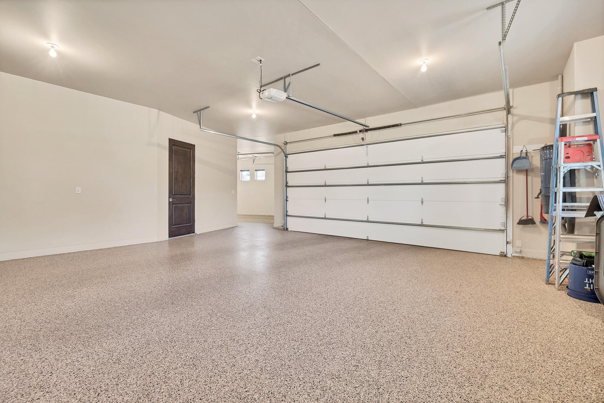 2513 E SANDATLAS CIR