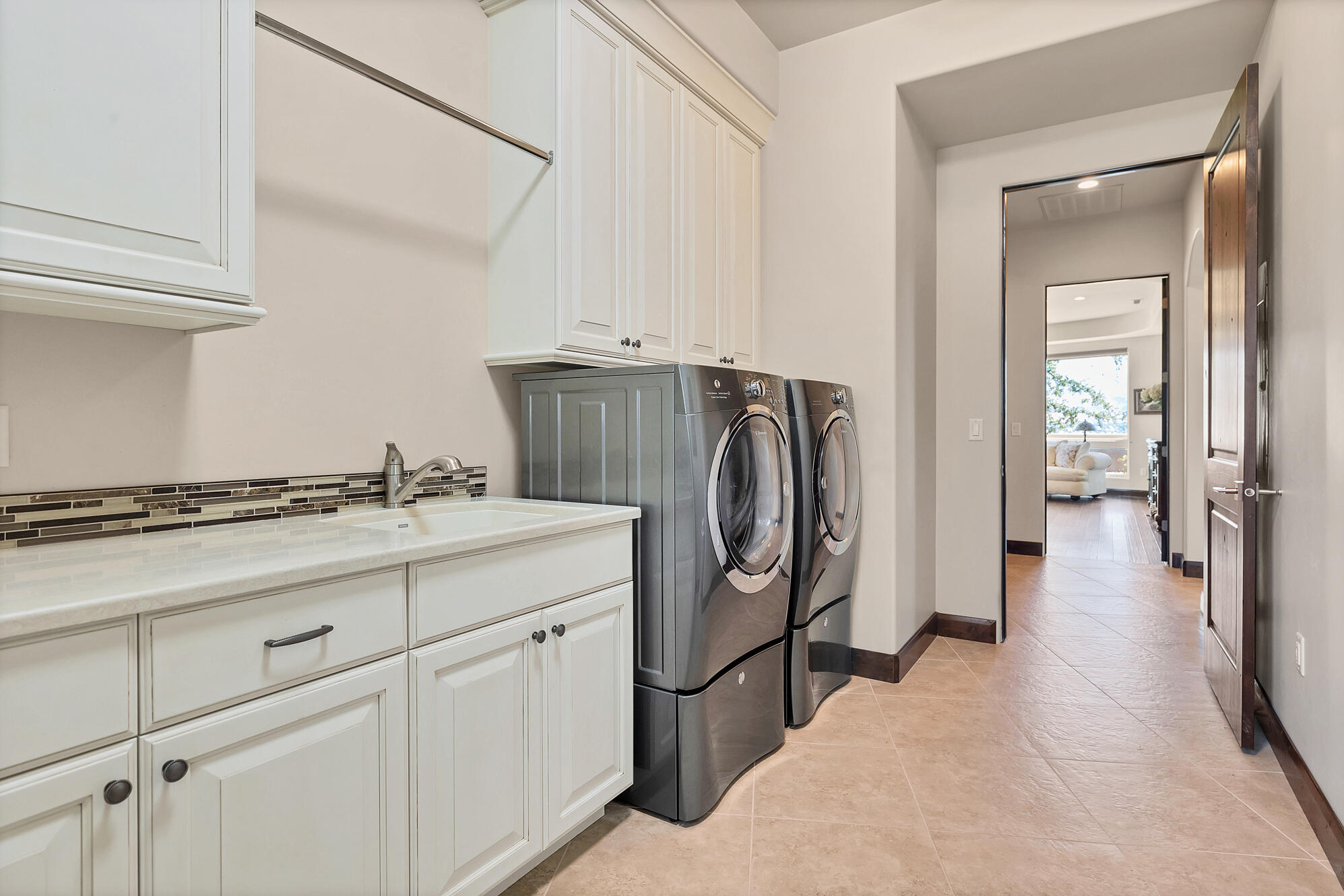 2513 E SANDATLAS CIR