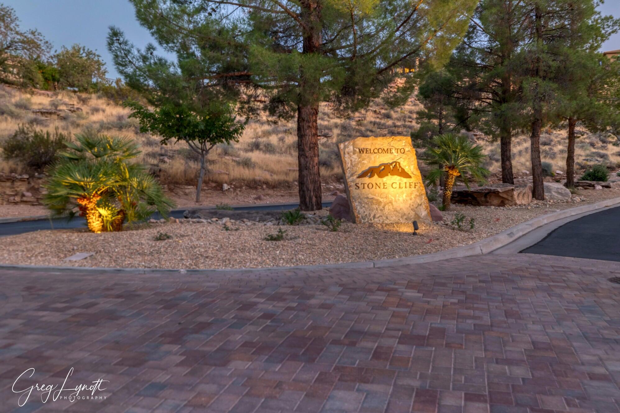 2513 E SANDATLAS CIR