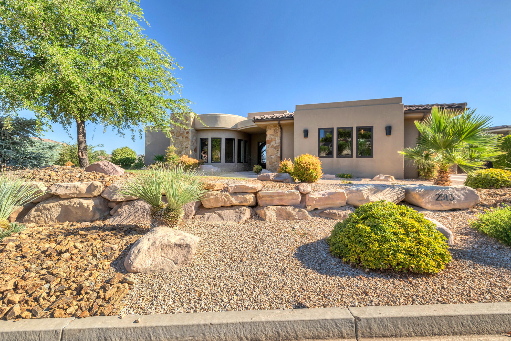 2513 E SANDATLAS CIR