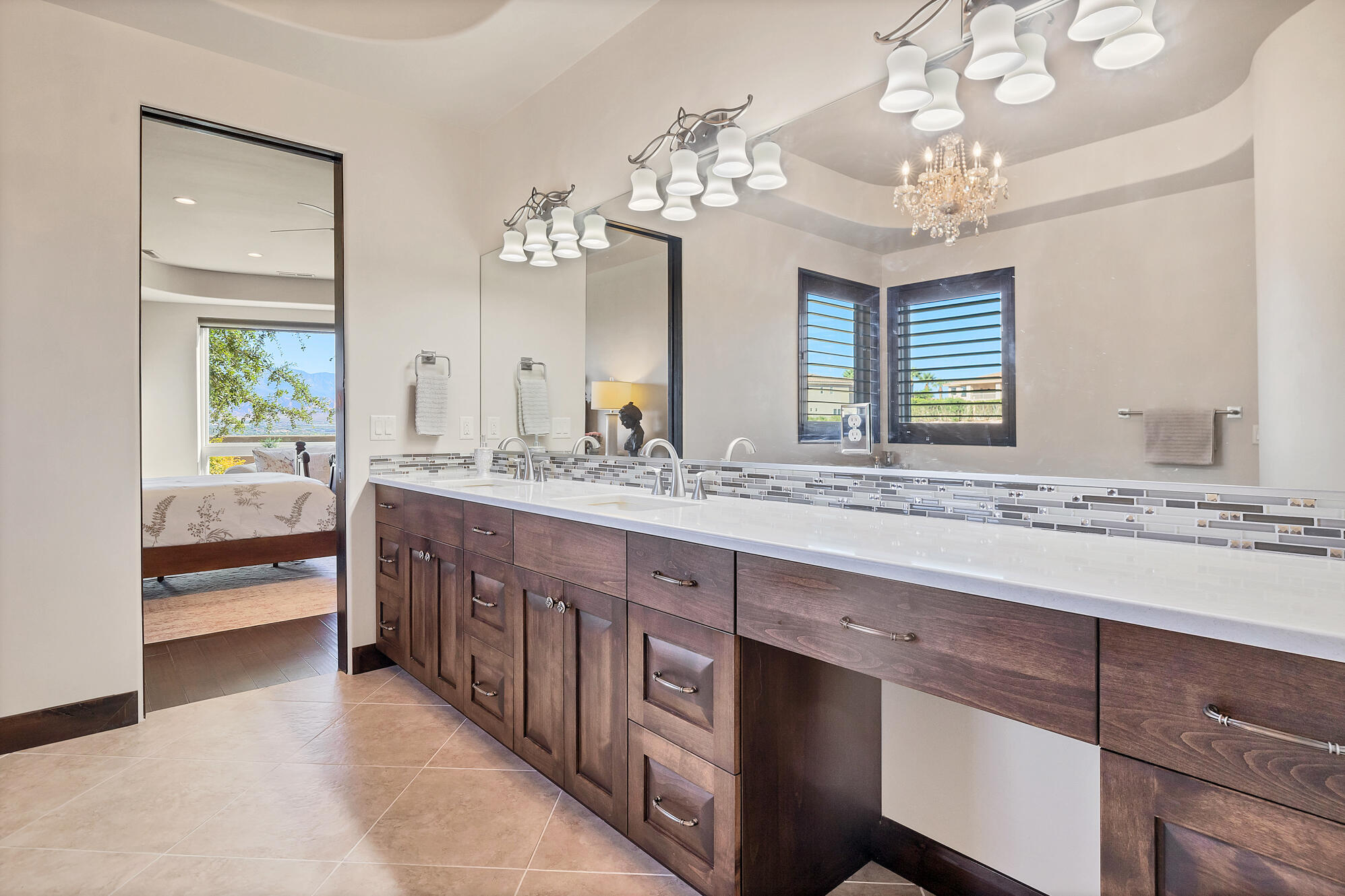 2513 E SANDATLAS CIR