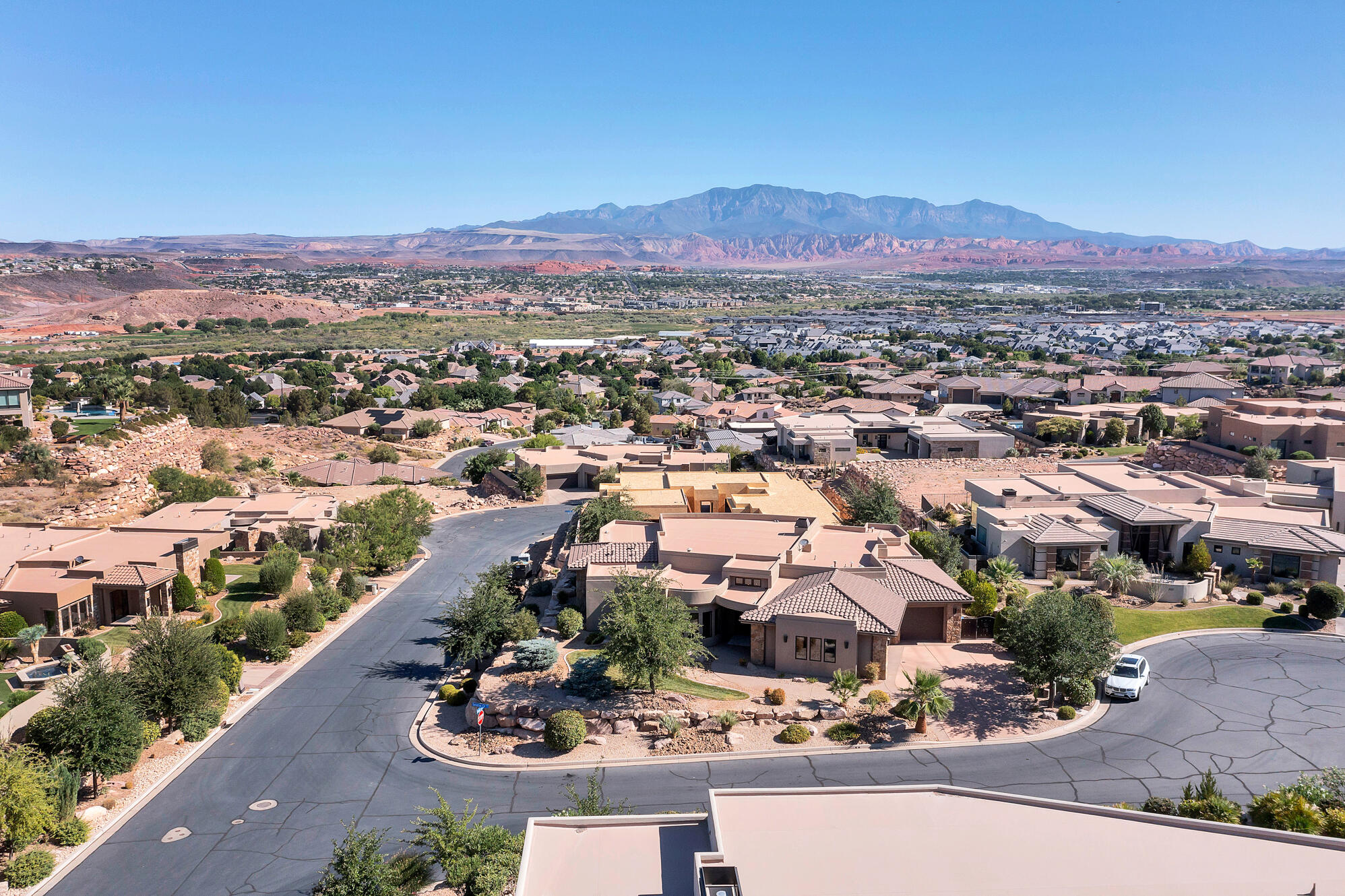 2513 E SANDATLAS CIR