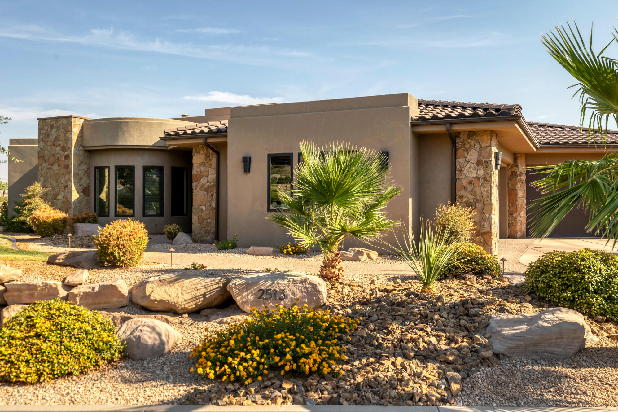 2513 E SANDATLAS CIR