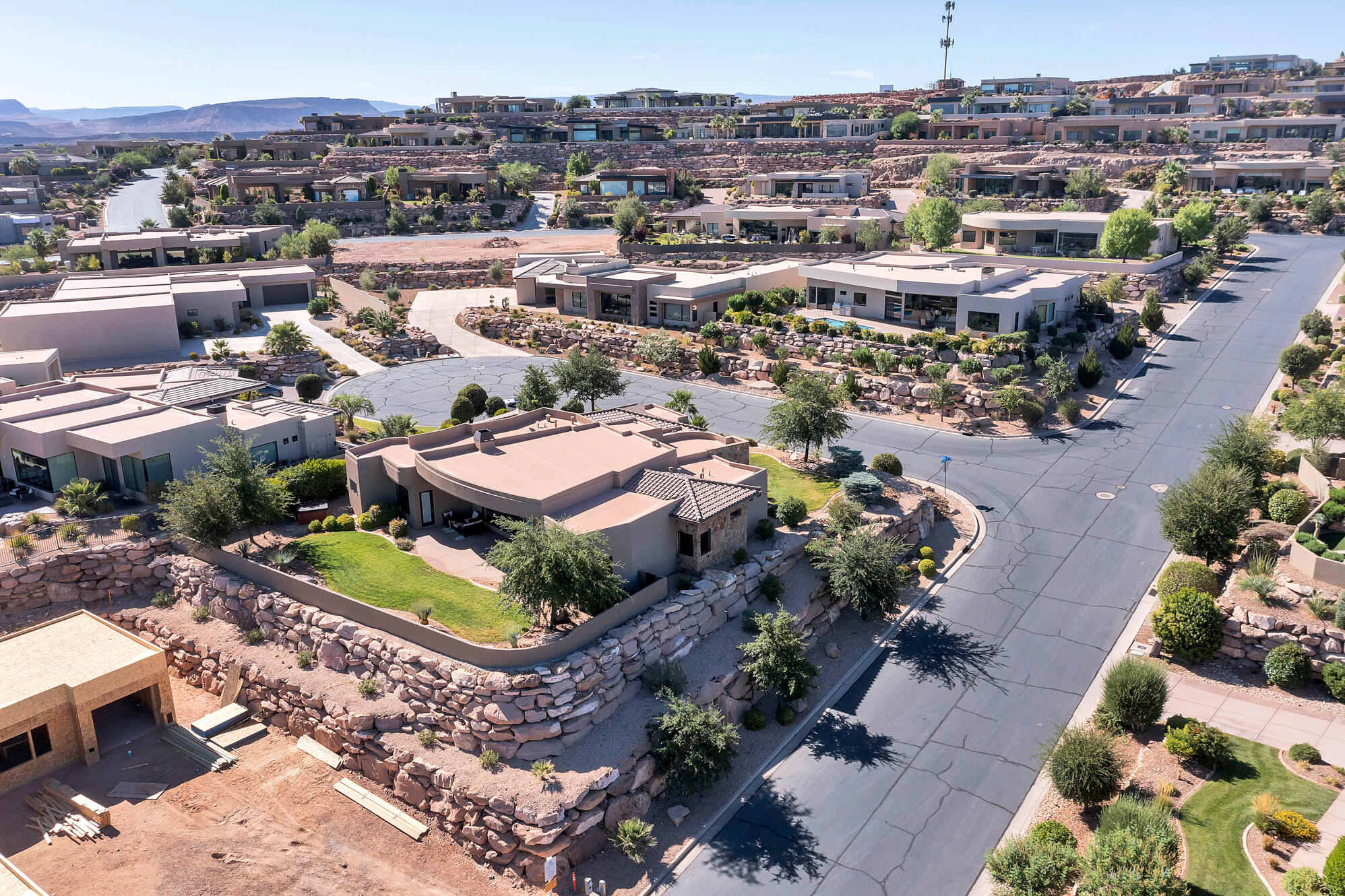 2513 E SANDATLAS CIR