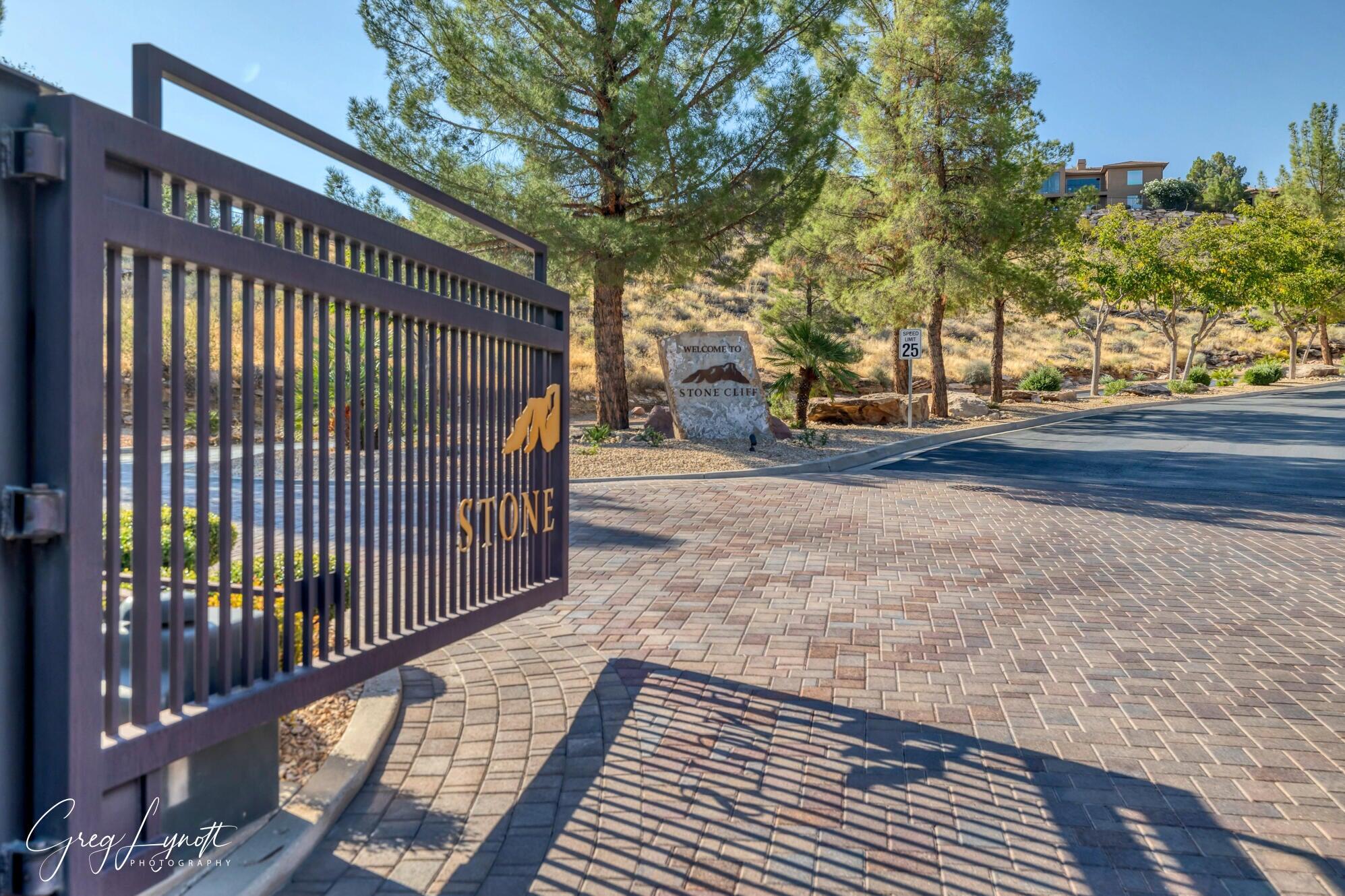 2513 E SANDATLAS CIR