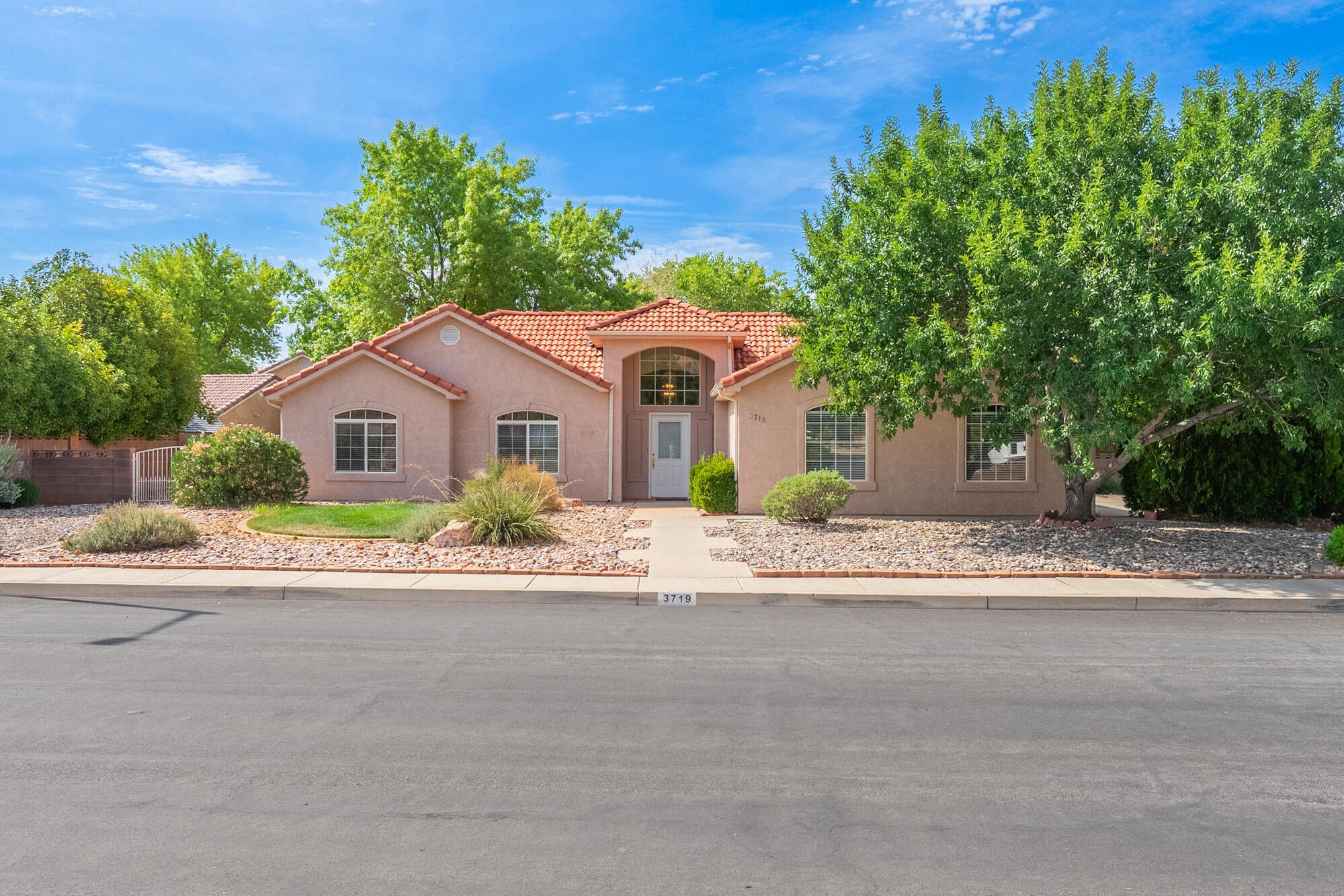 3719 Windmill DR