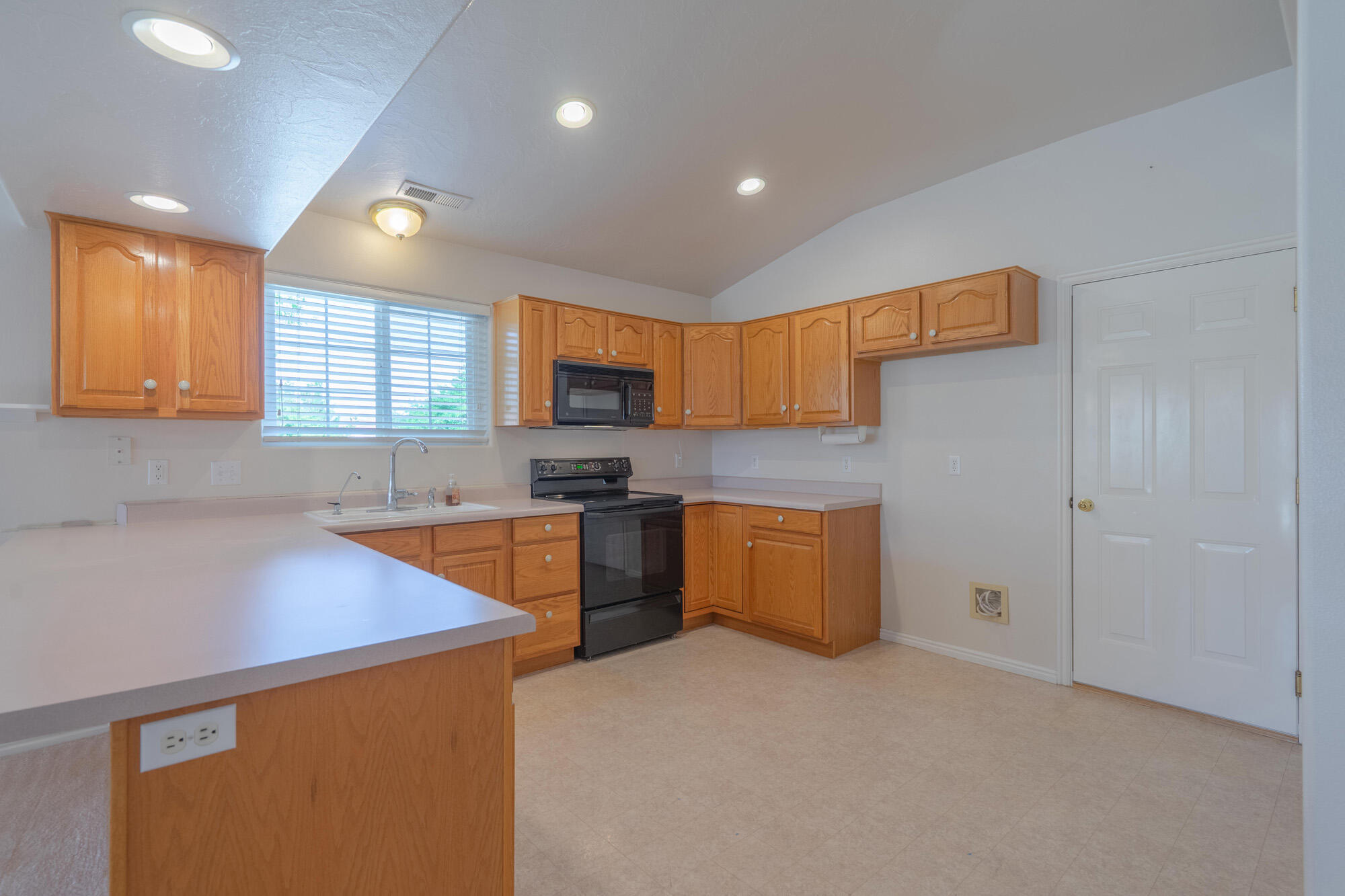 3719 Windmill DR