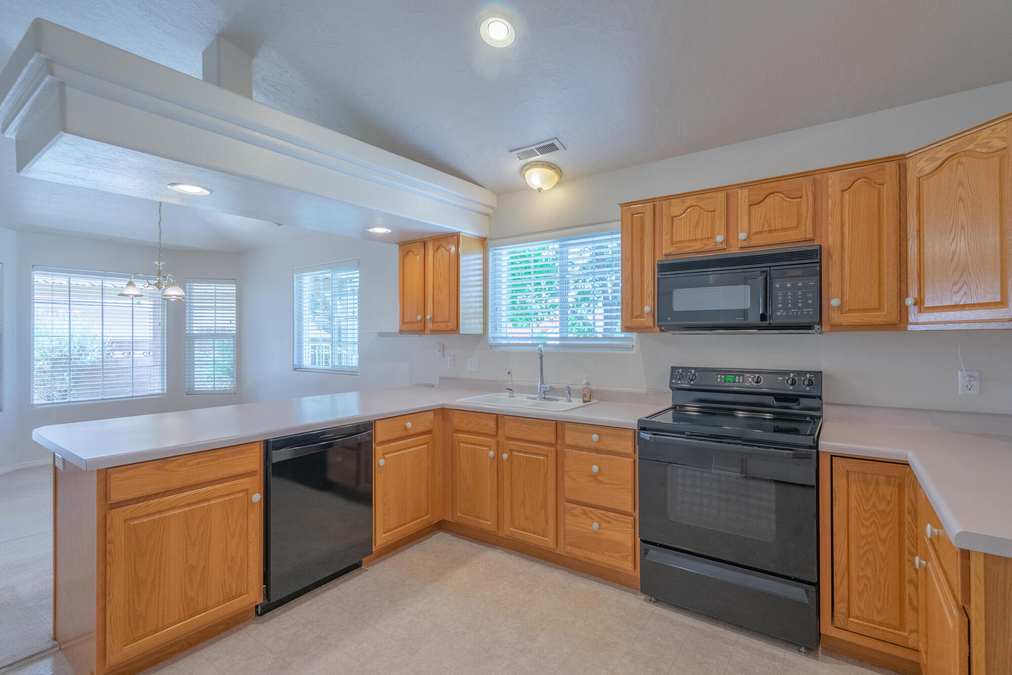 3719 Windmill DR