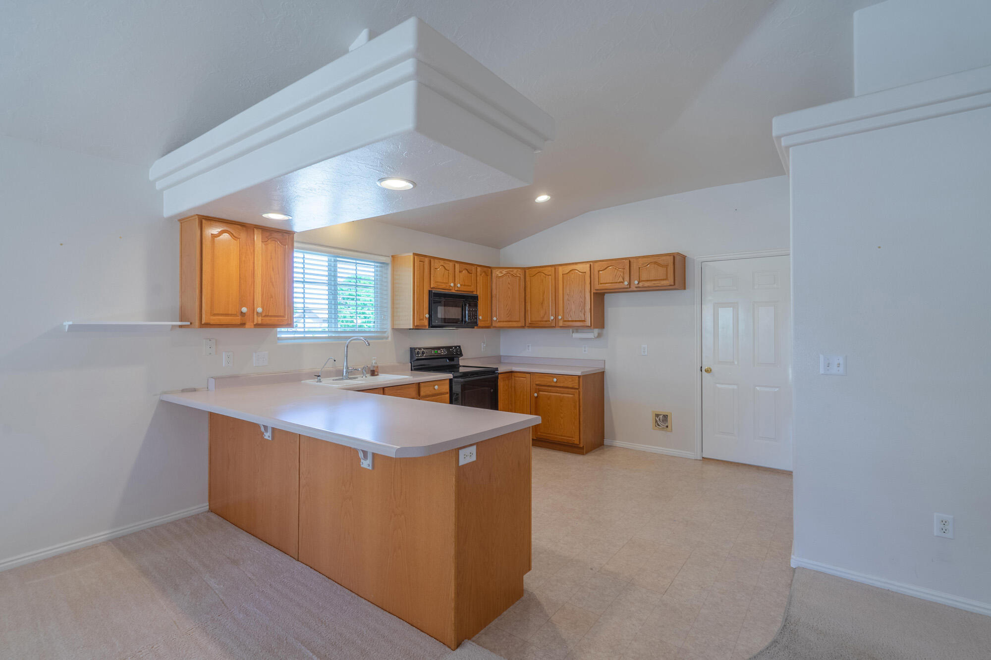 3719 Windmill DR