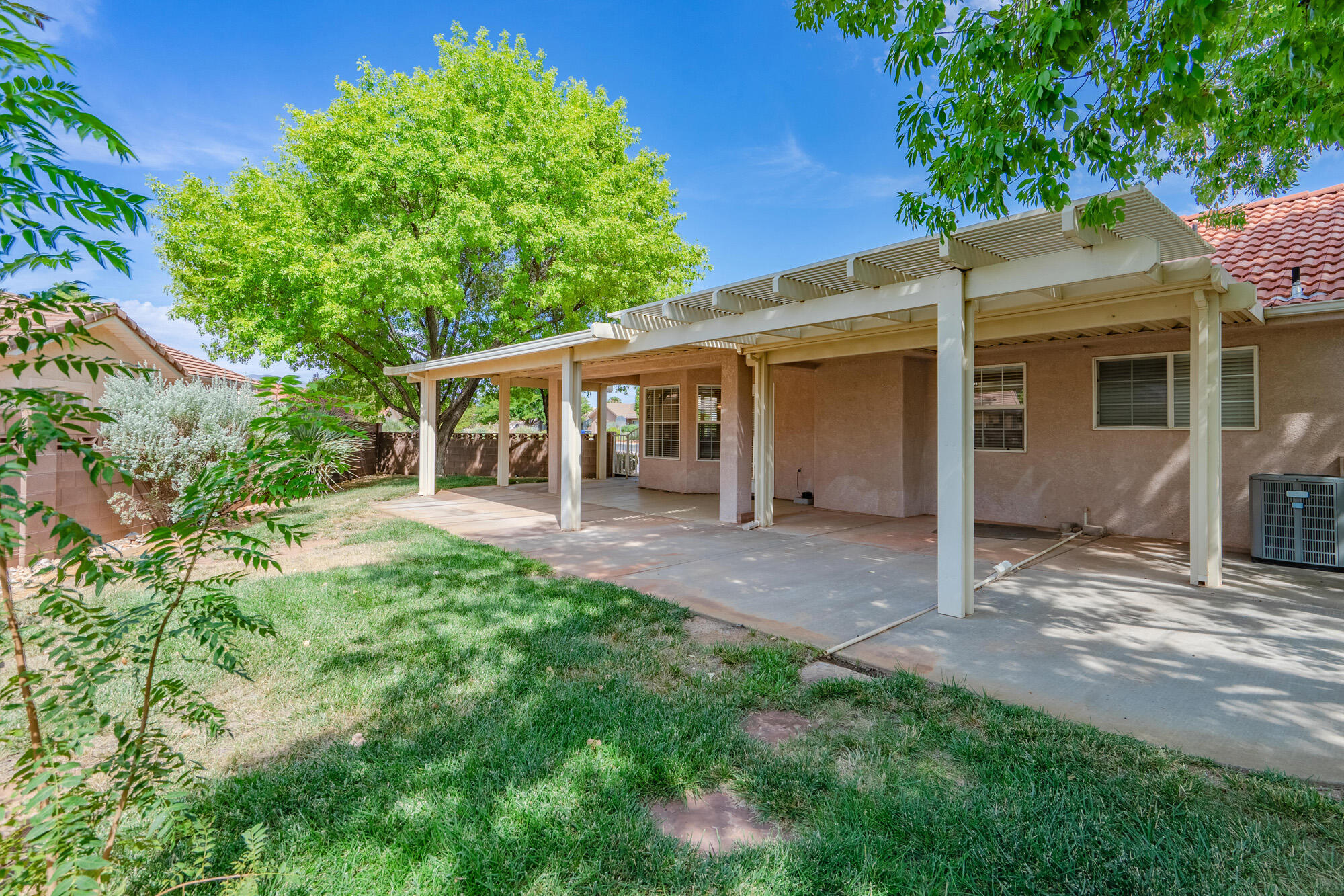 3719 Windmill DR