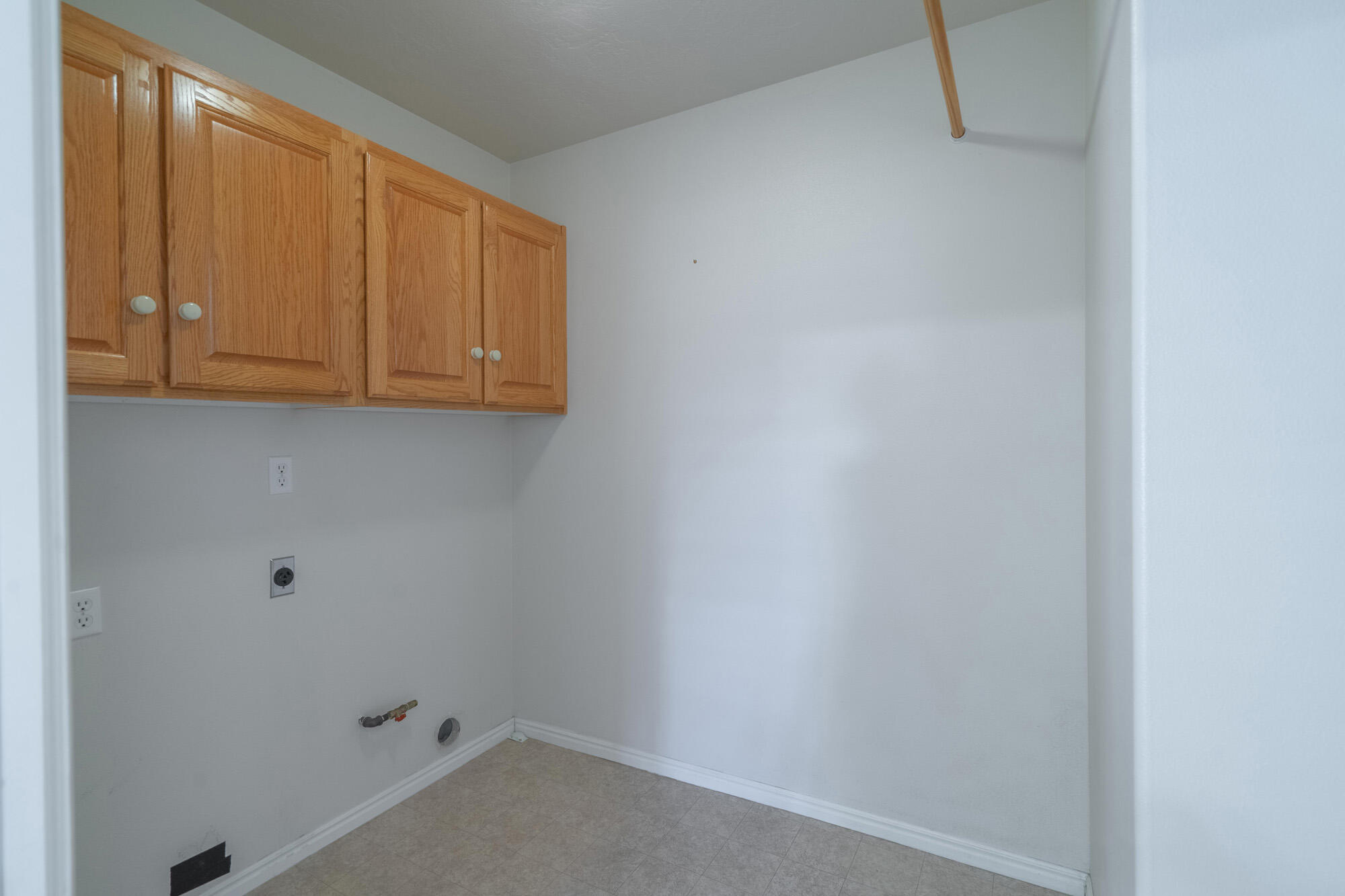 3719 Windmill DR