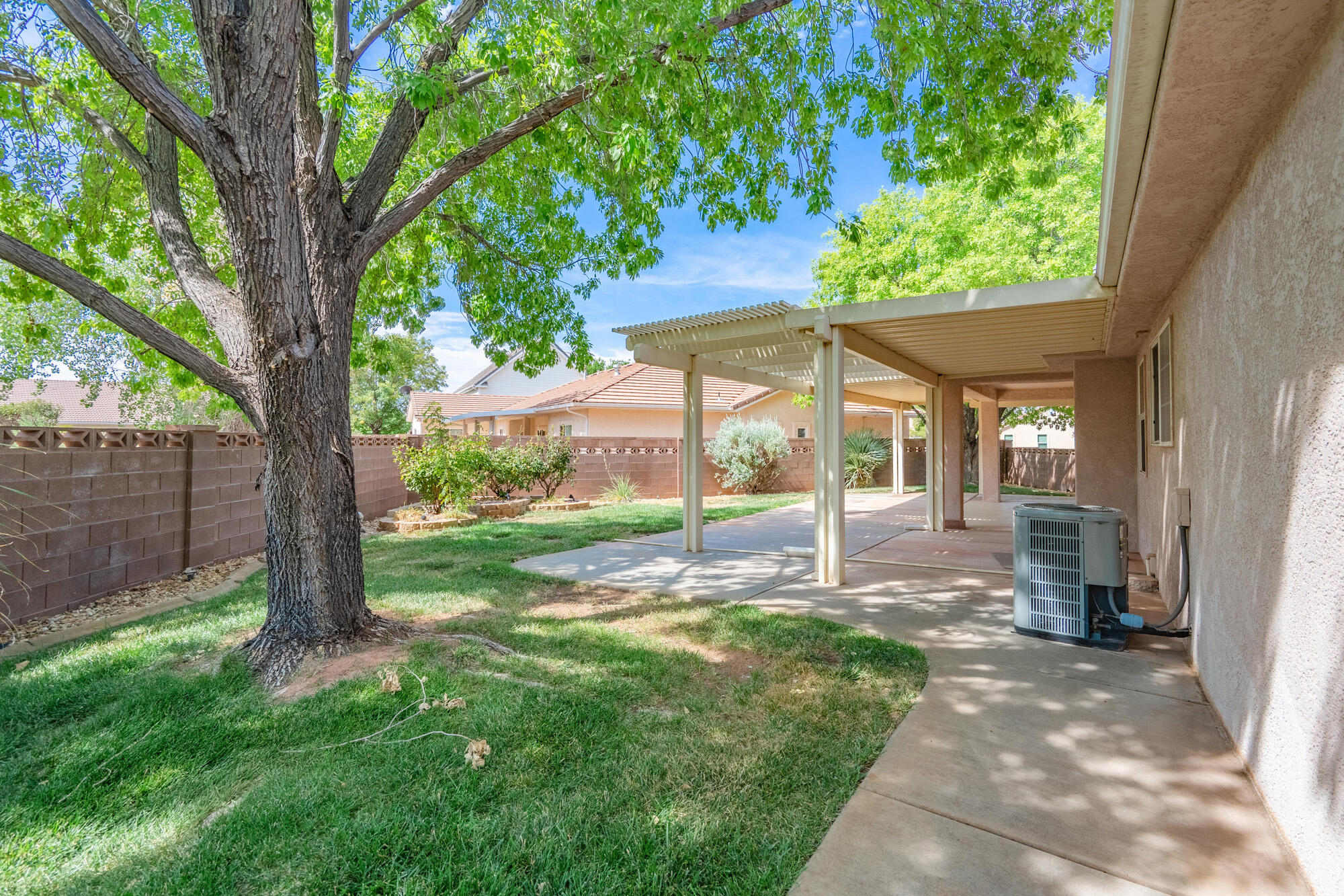 3719 Windmill DR