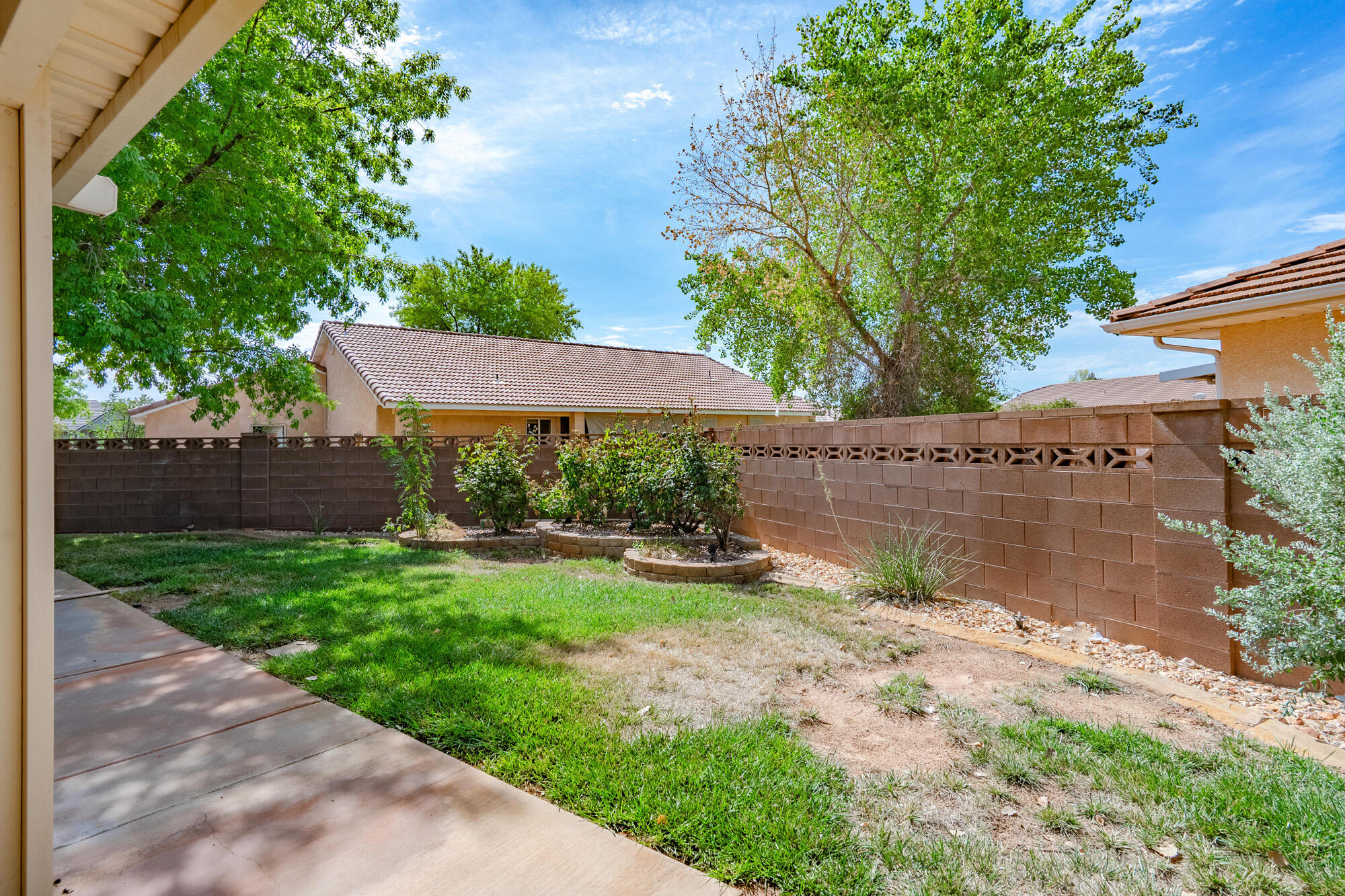 3719 Windmill DR