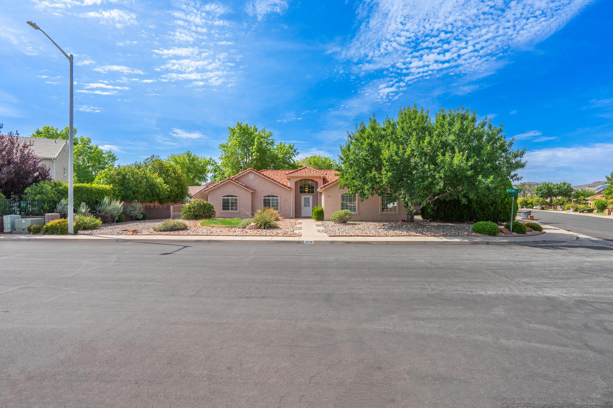 3719 Windmill DR