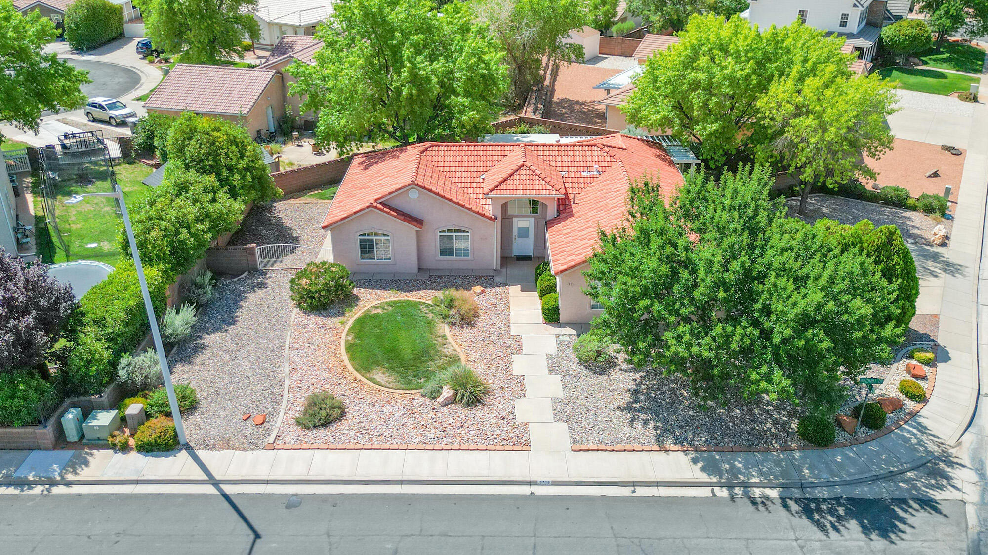 3719 Windmill DR