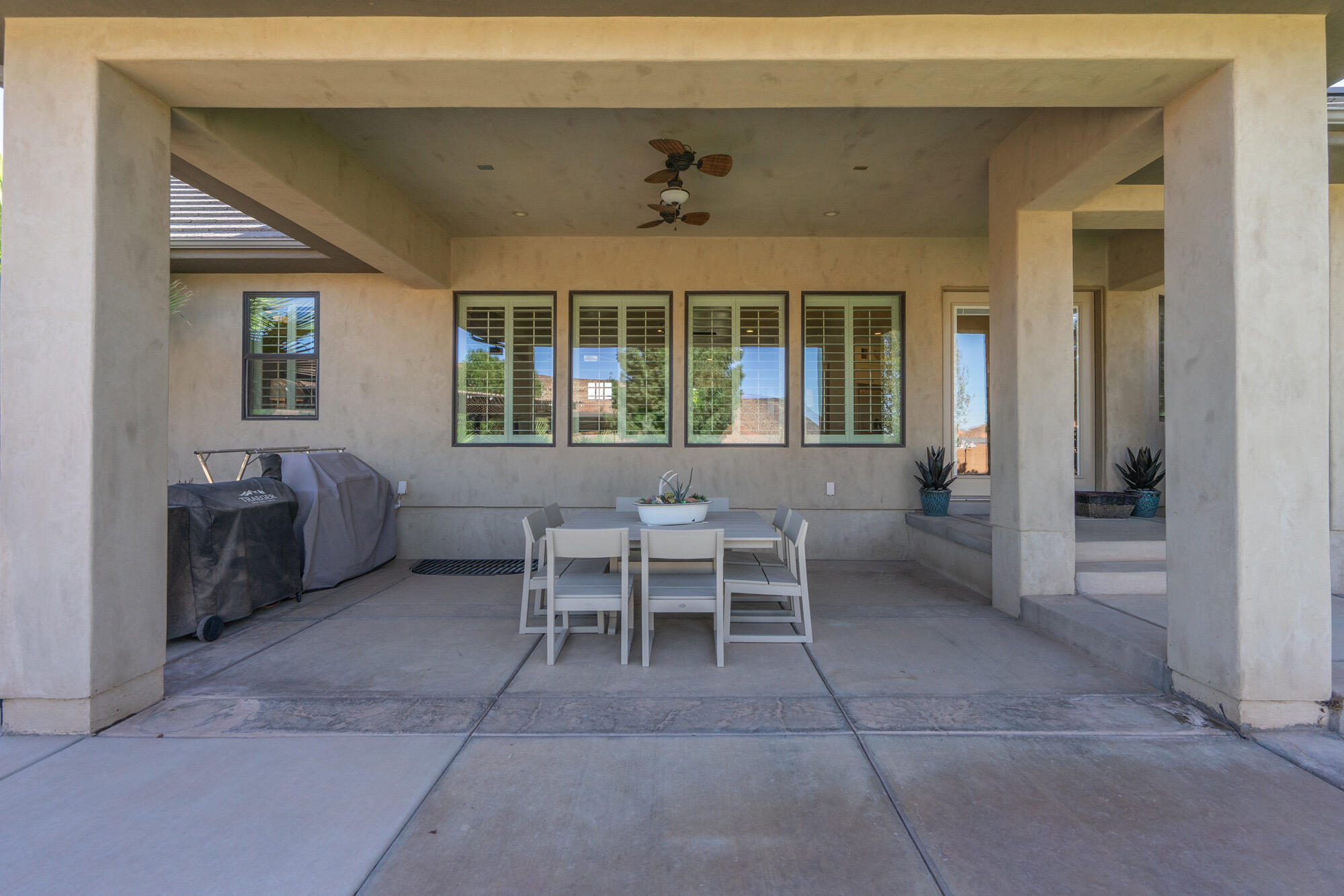 918 S Country Way