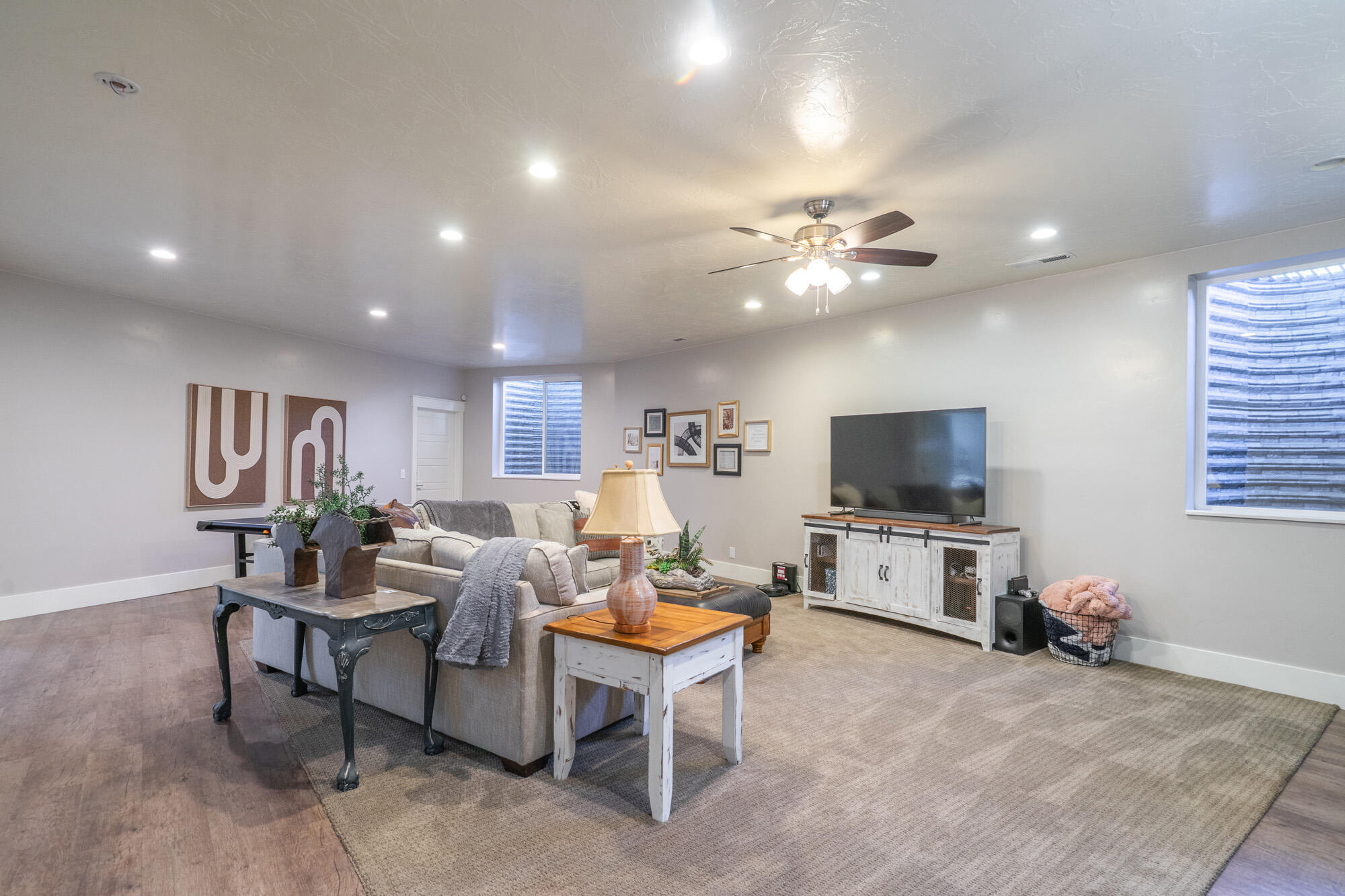 918 S Country Way