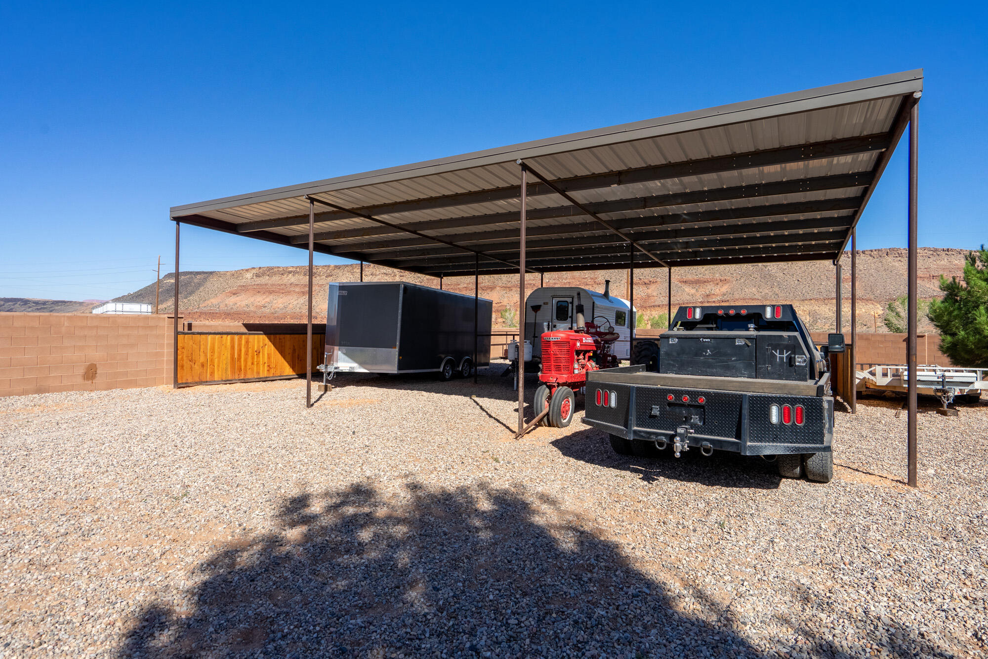 918 S Country Way
