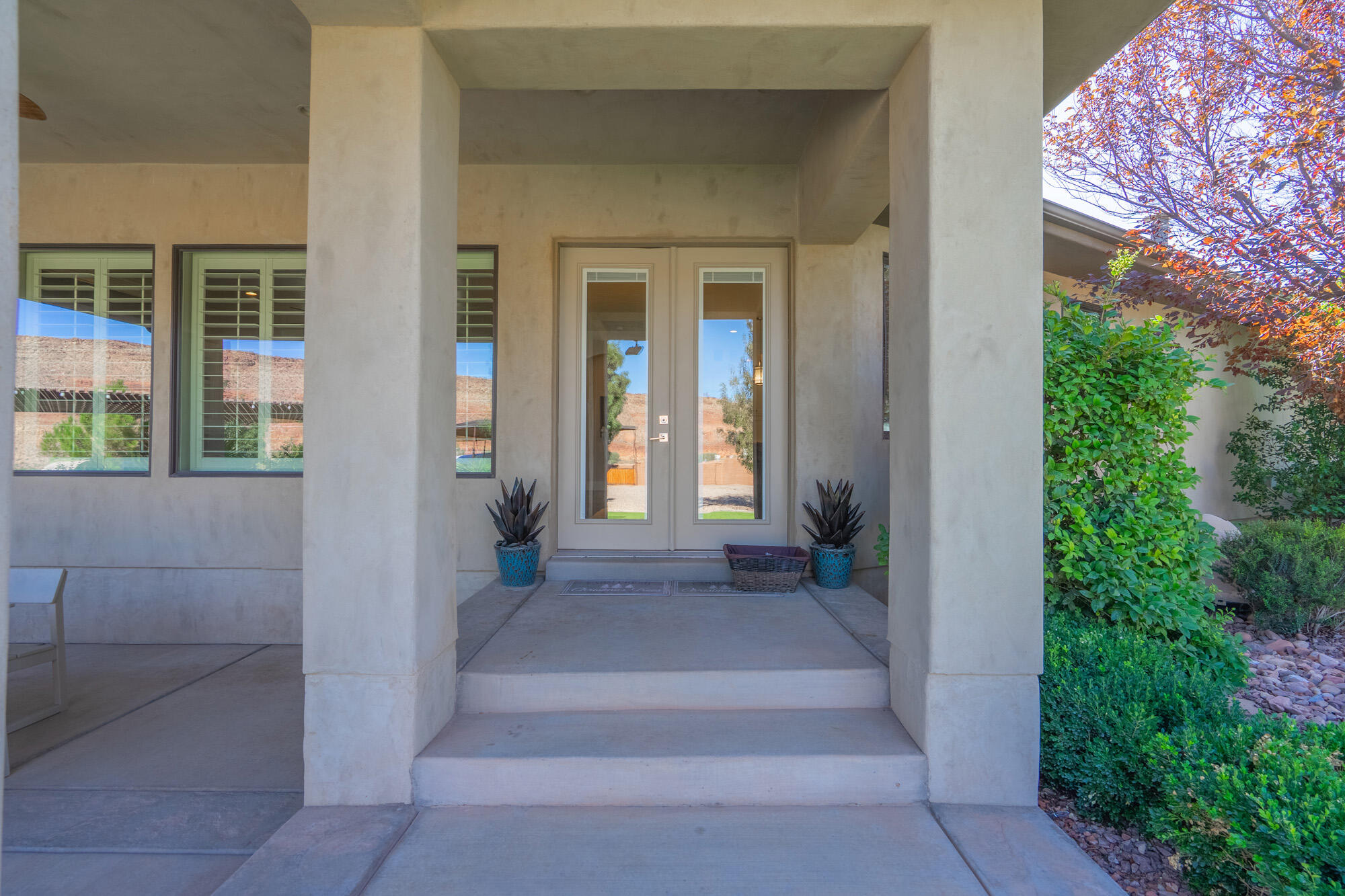 918 S Country Way