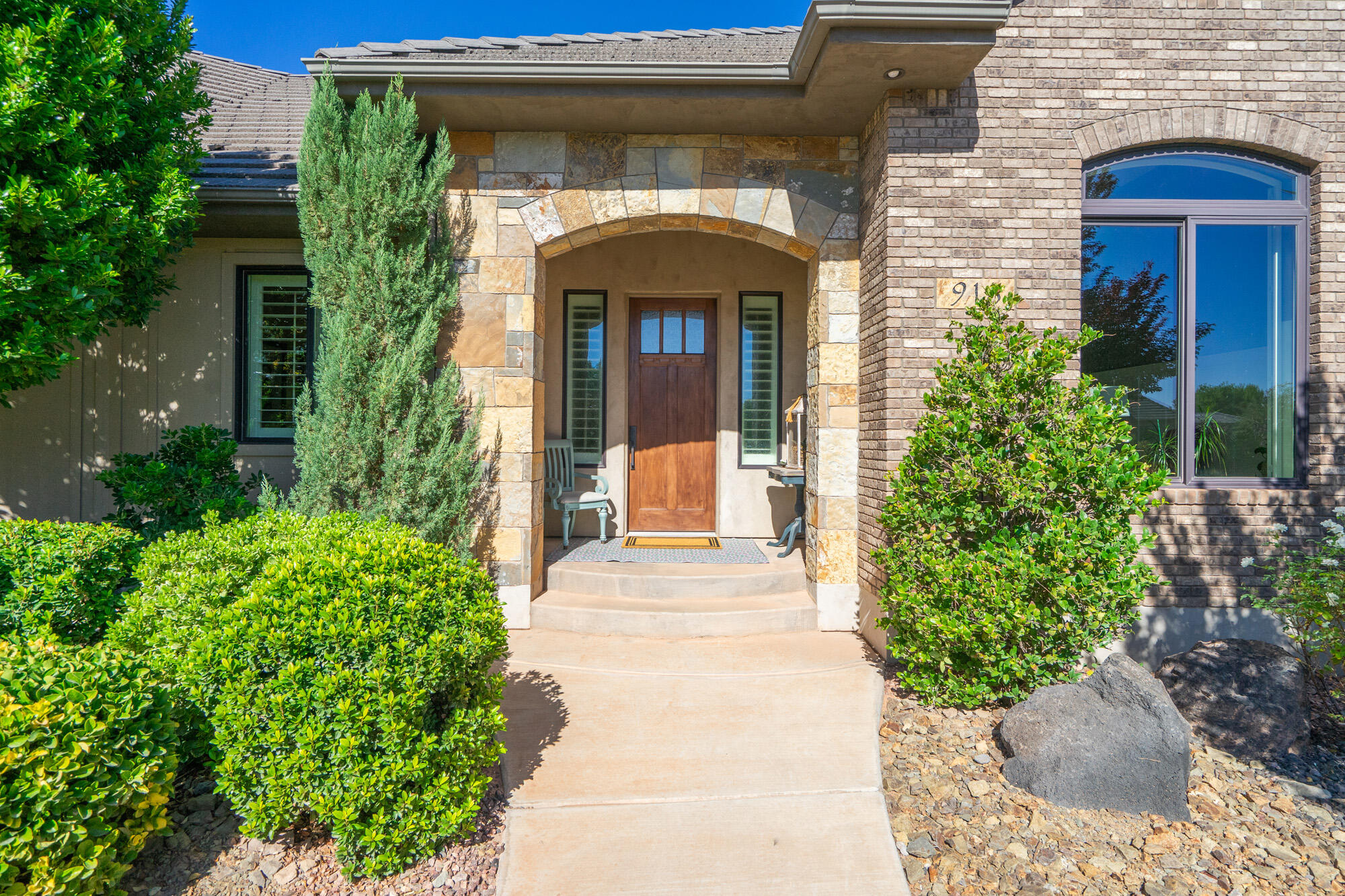918 S Country Way