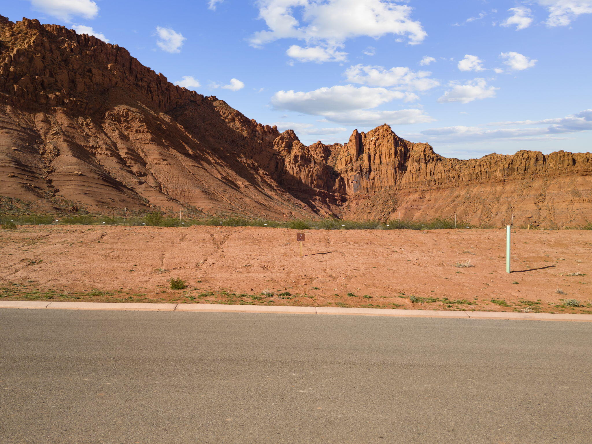 463 E Red Desert Trail