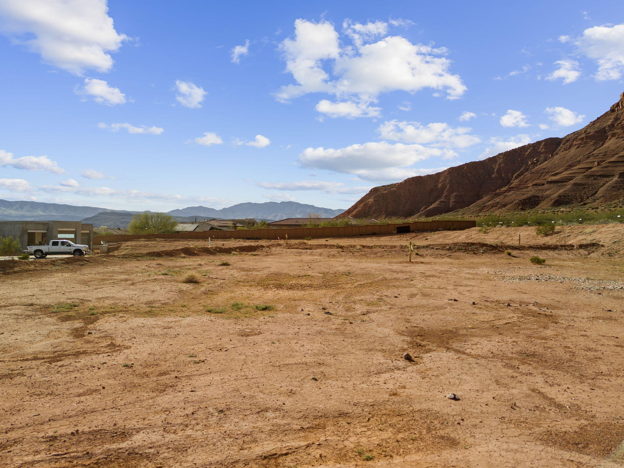 463 E Red Desert Trail