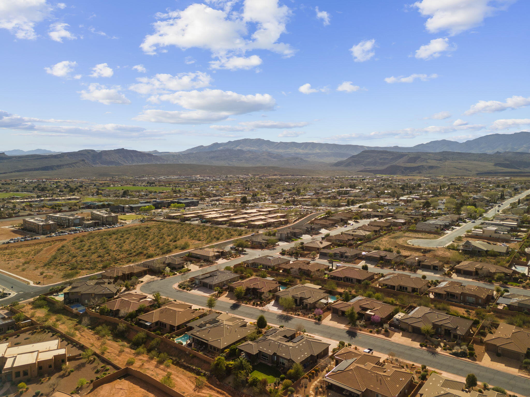 463 E Red Desert Trail