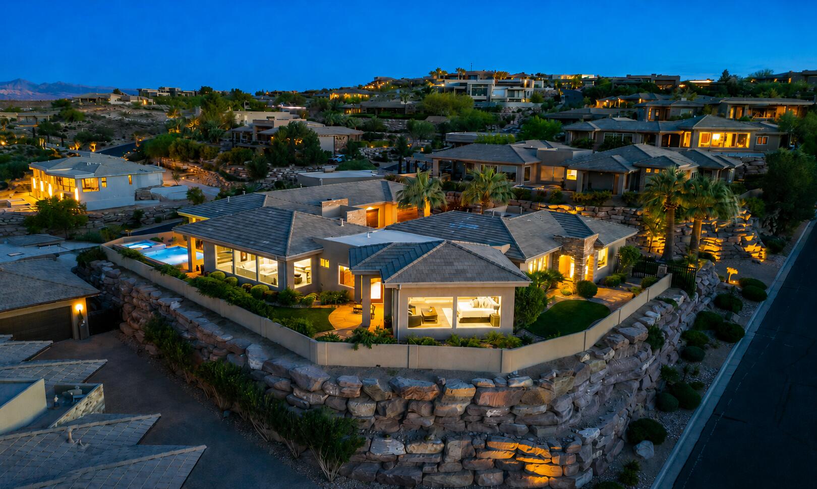 1815 S PARAGON DR