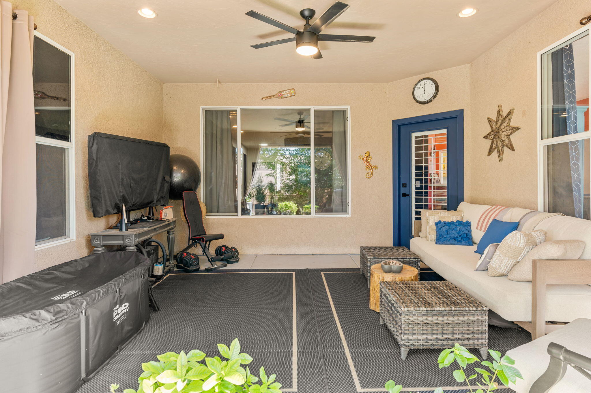 1601 W SUNKISSED DR S