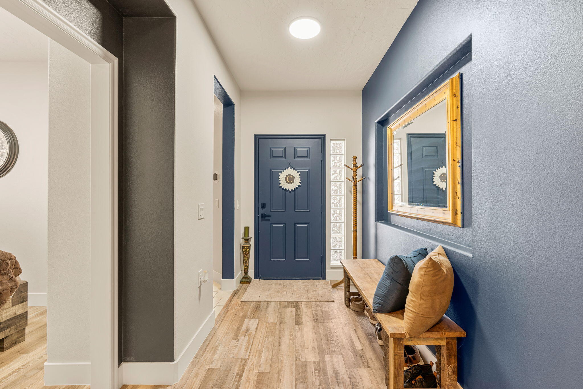 1601 W SUNKISSED DR S