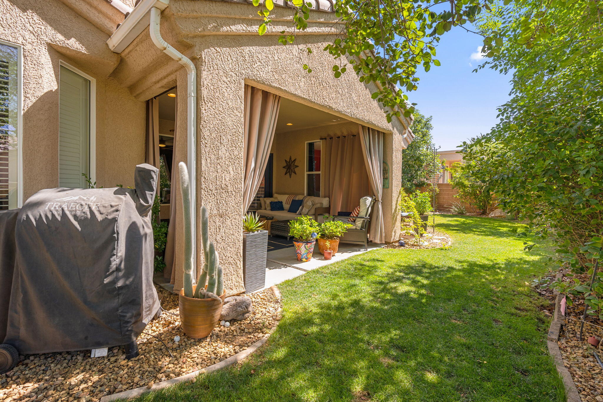 1601 W SUNKISSED DR S