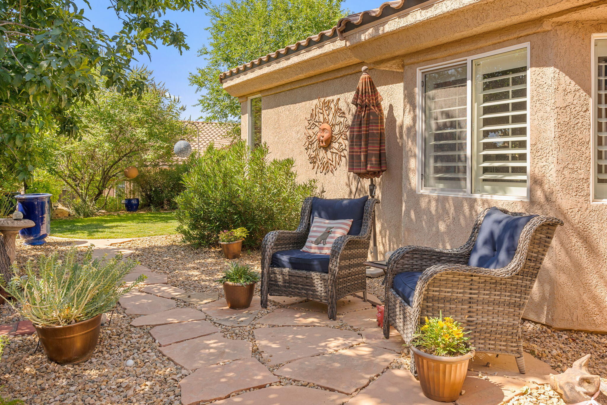 1601 W SUNKISSED DR S