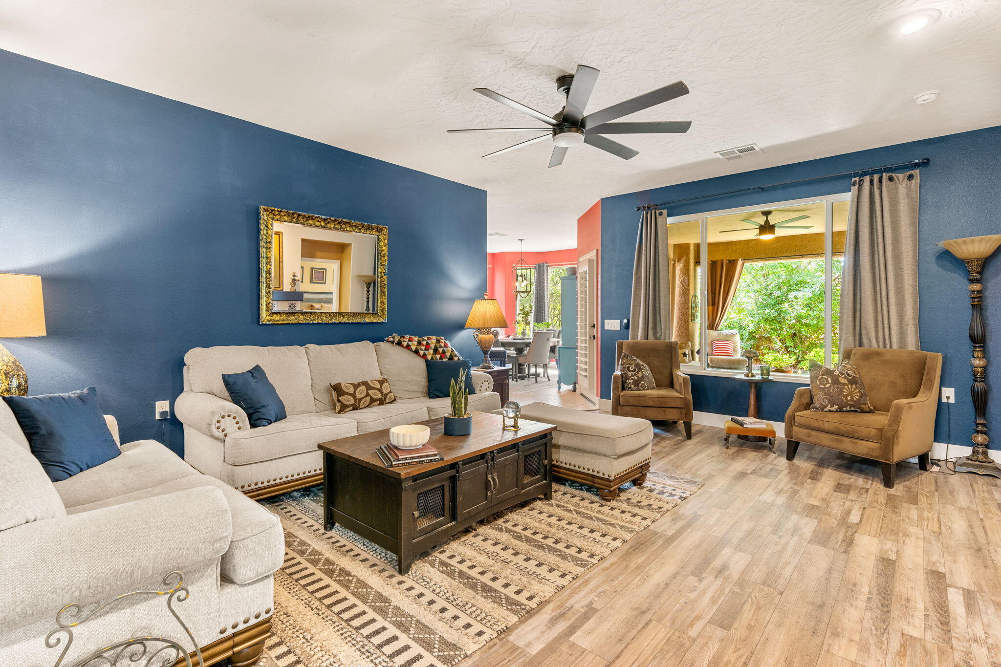 1601 W SUNKISSED DR S