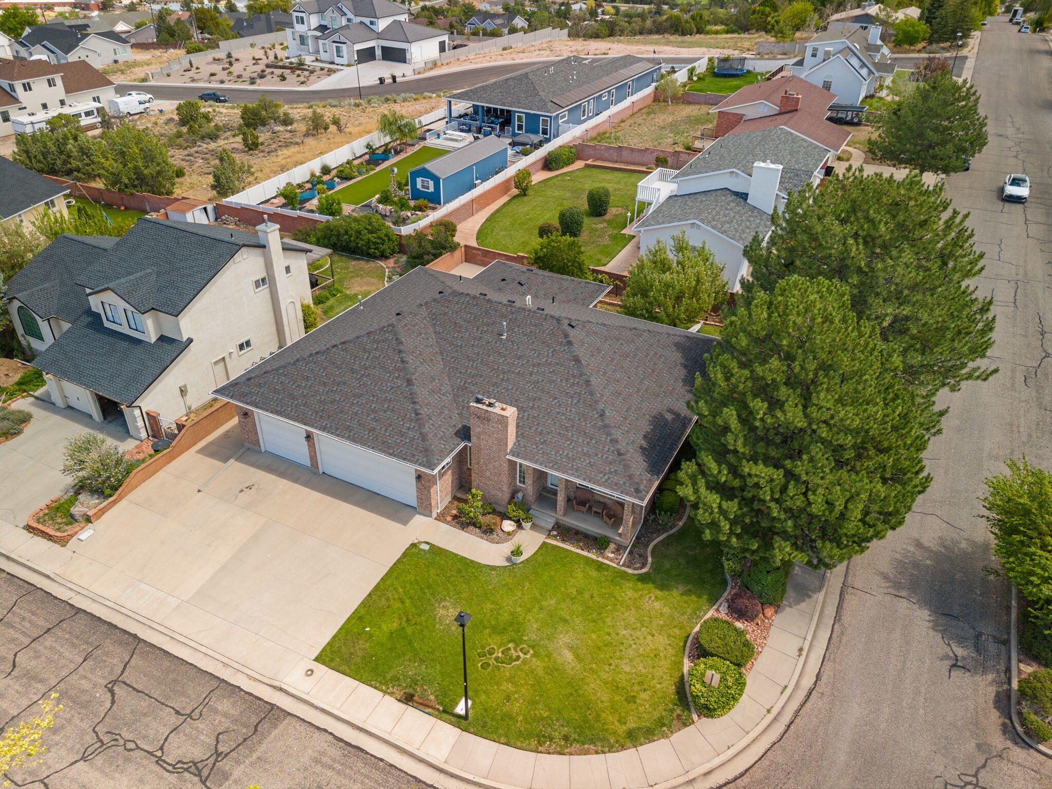 253 S Sunset Pointe DR