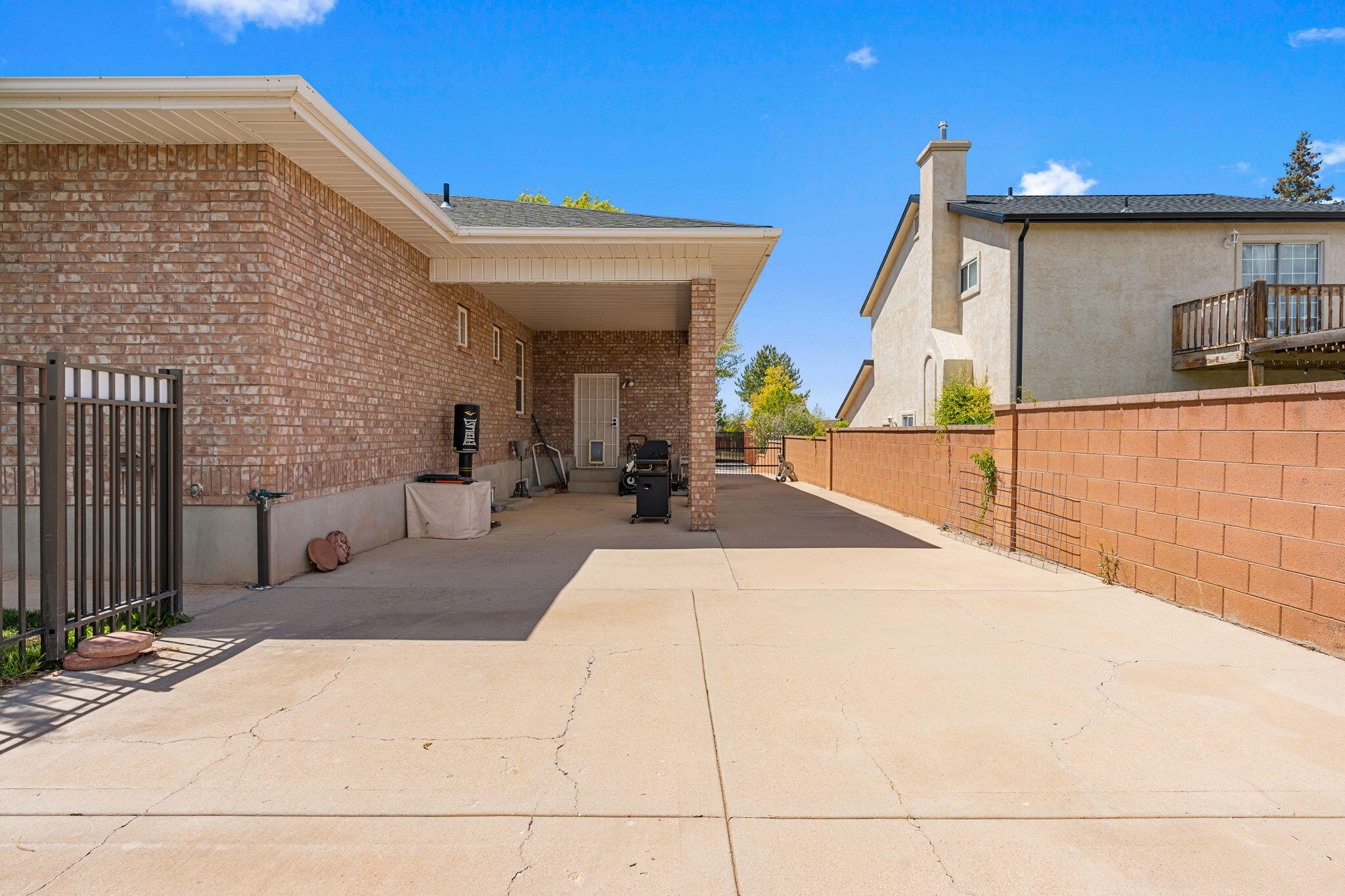 253 S Sunset Pointe DR