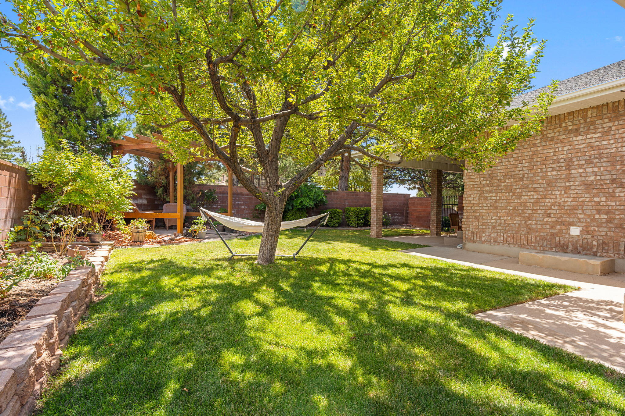 253 S Sunset Pointe DR